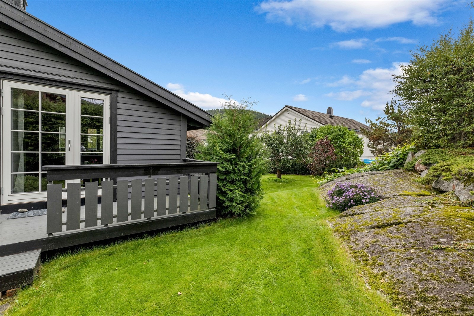 Skjermet hage. Galleribilde