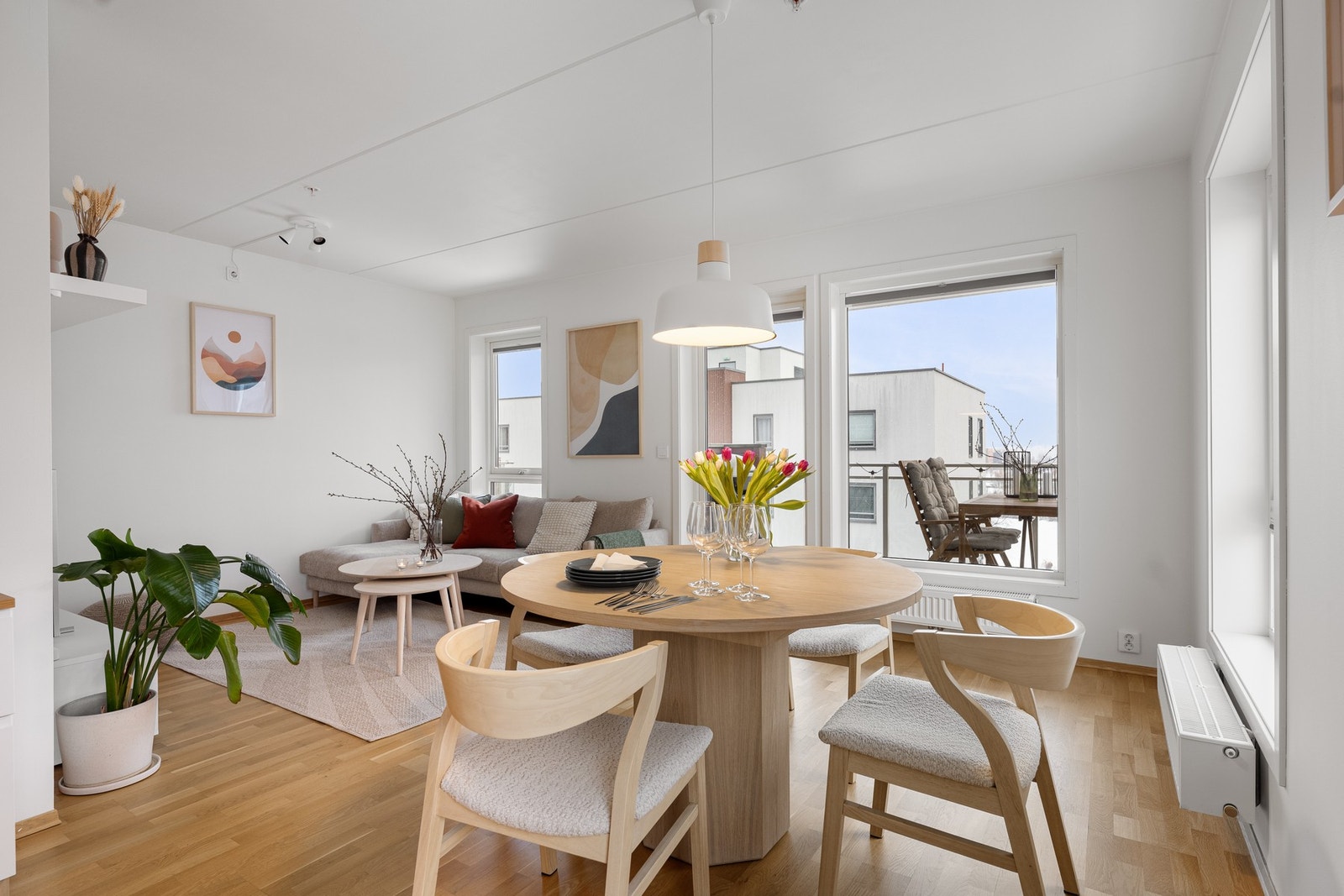 Lys og hyggelig 3-roms endeleilighet Galleribilde