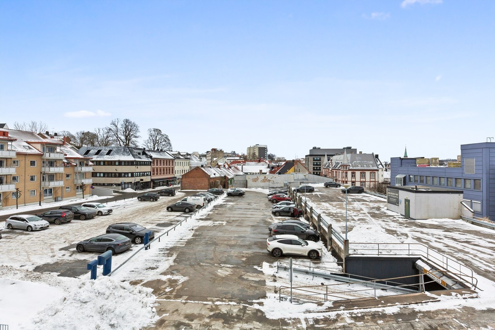 Sameiet har parkeringsmuligheter i tilknytning til bygget. Galleribilde