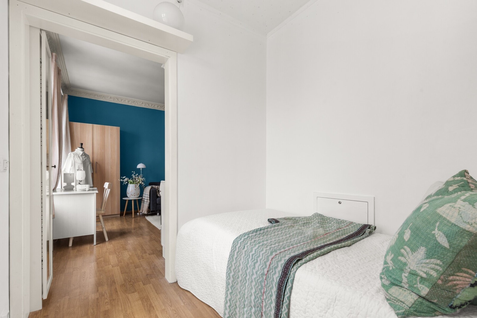 Eget soverom med adkomst via stue. Galleribilde