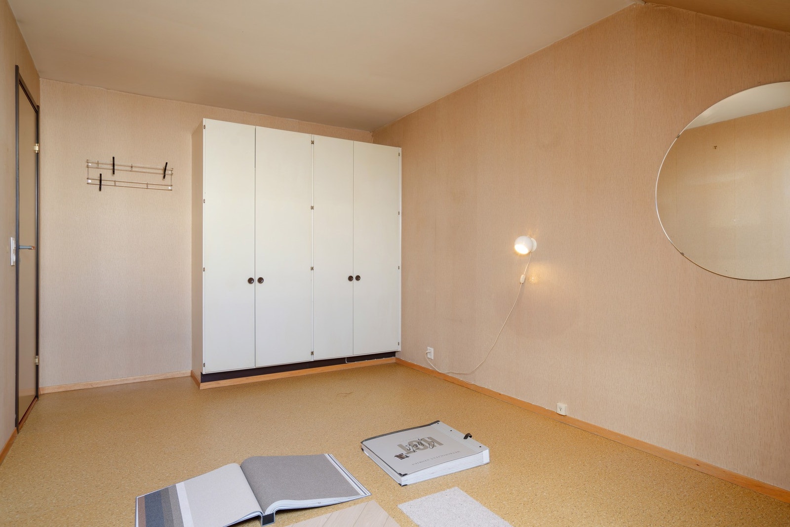 Klesskap medfølger leiligheten Galleribilde