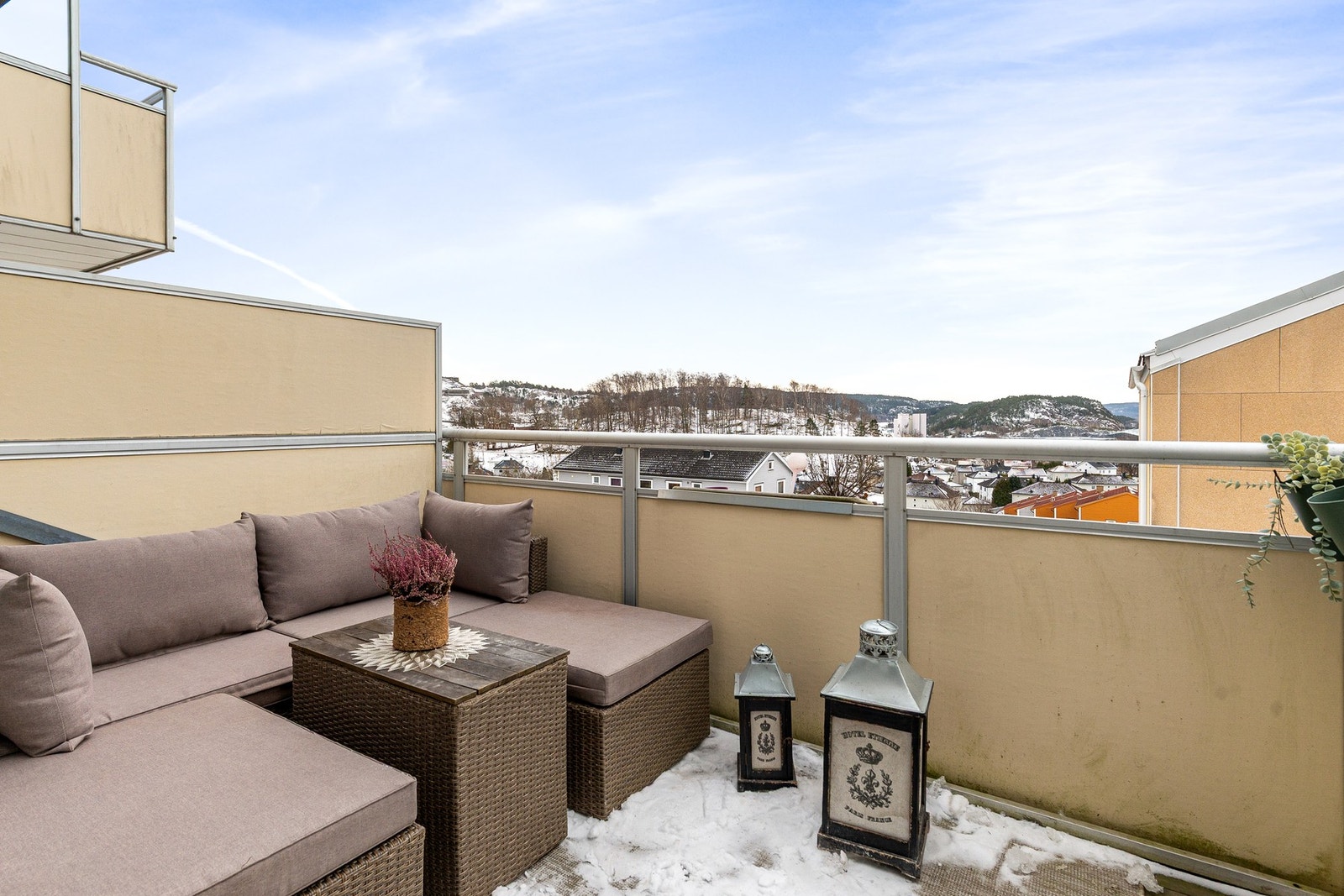 Balkong med flott utsikt mot omkringliggende områder Galleribilde