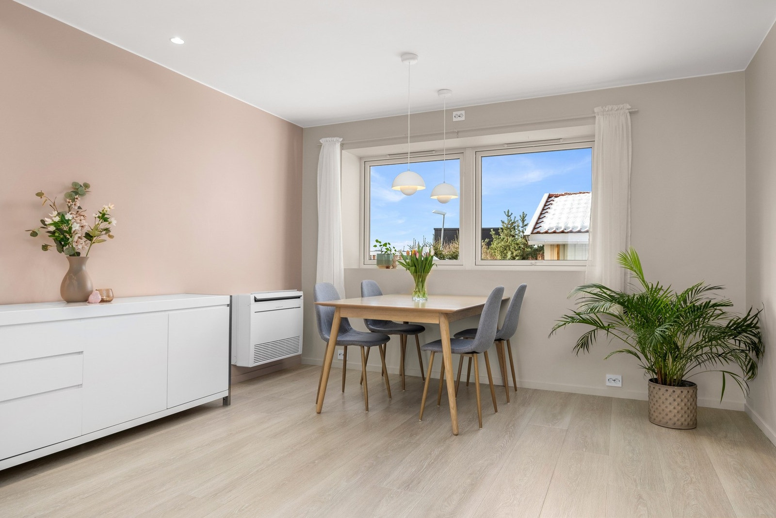 Det er etablert varmepumpe på stuen. Galleribilde