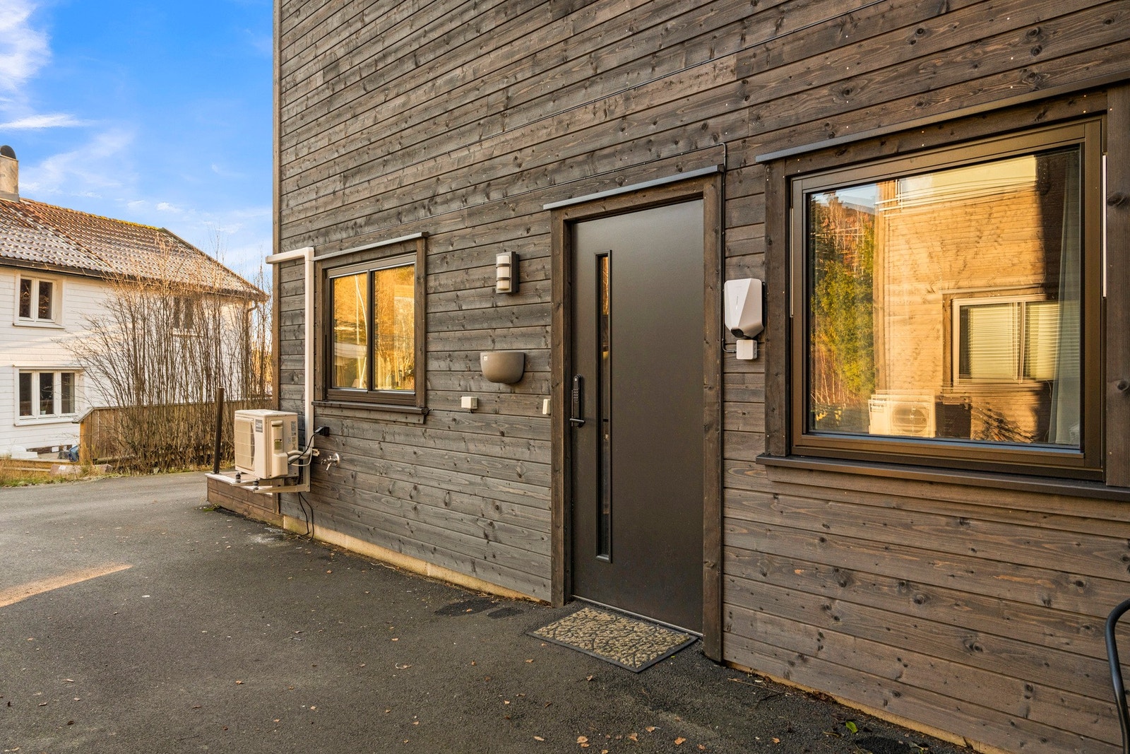 Praktisk og skjermet inngangsparti. Galleribilde