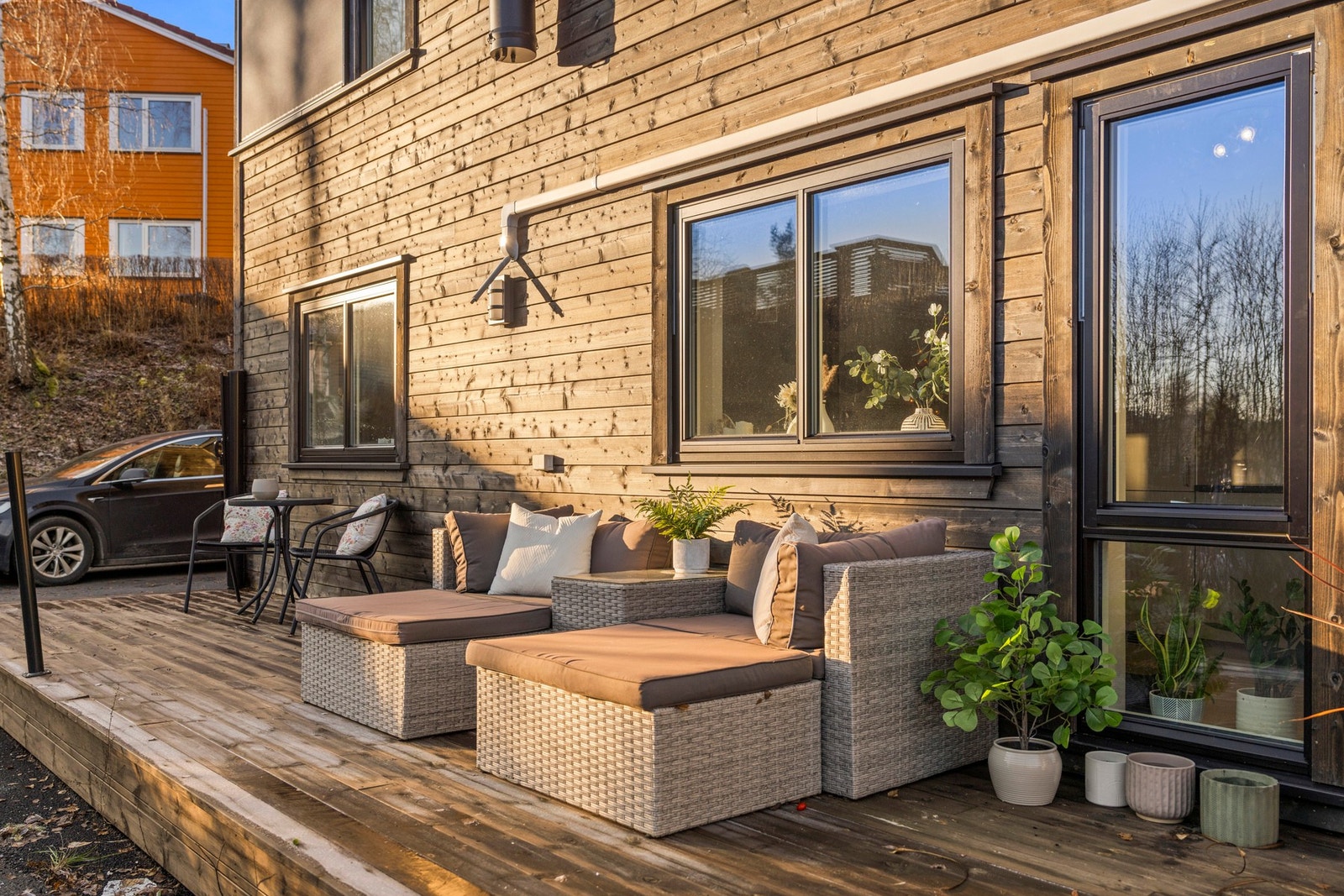 Luftig terrasse med gode møbleringsmuligheter. Galleribilde