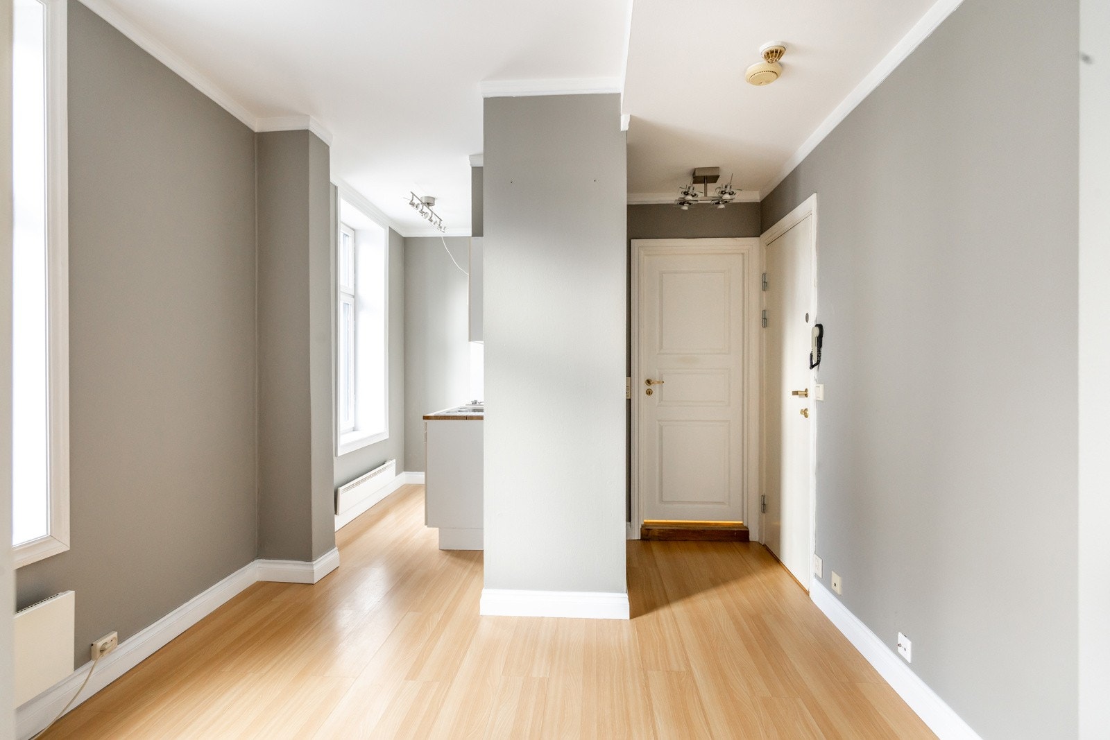 De gode vindusflatene kombinert med tahøyde på 2.65m gir en luftig romfølelse Galleribilde