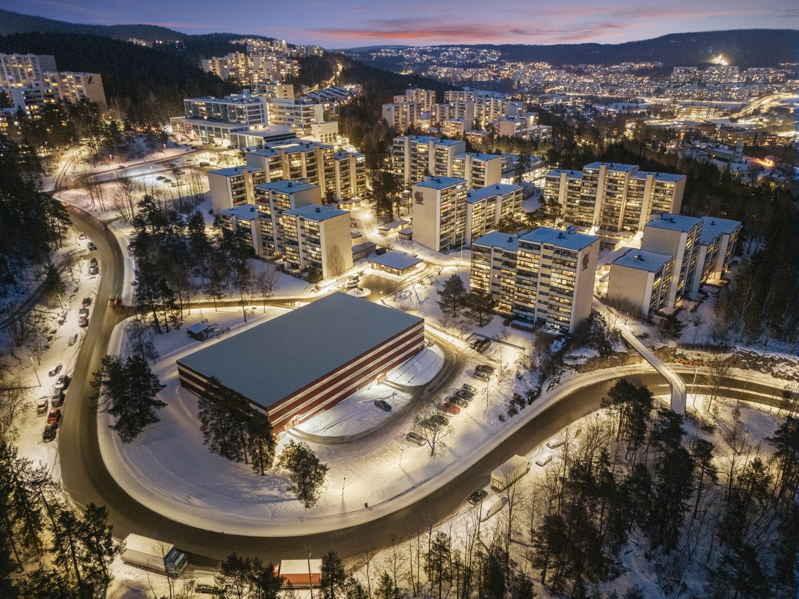 I nærområdet finner du også Fresh Fitness treningssenter og populære Romsås Bad. Galleribilde