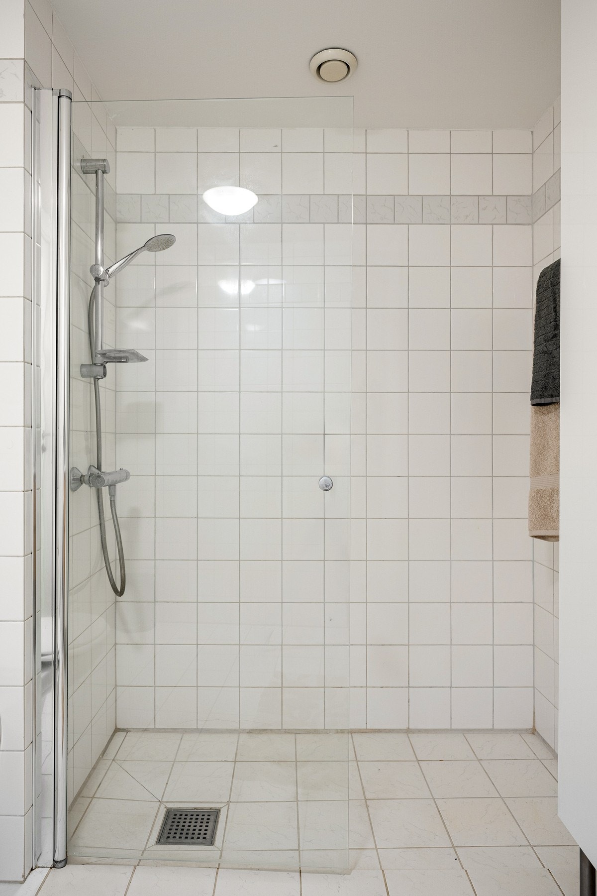 Dusjnisjen er svært romslig. Galleribilde