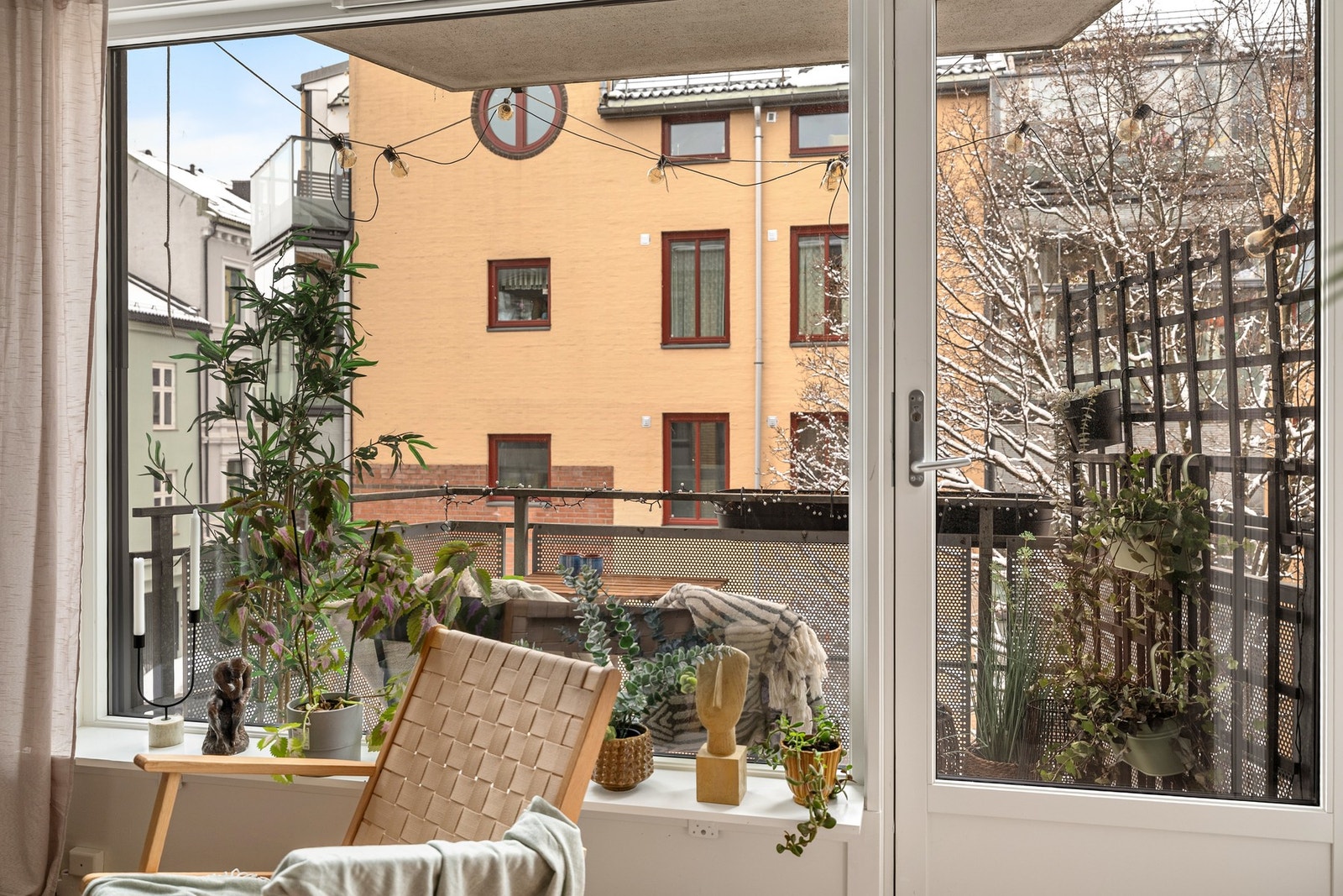 Vinduene og balkongdøren ble byttet i 2011. Galleribilde