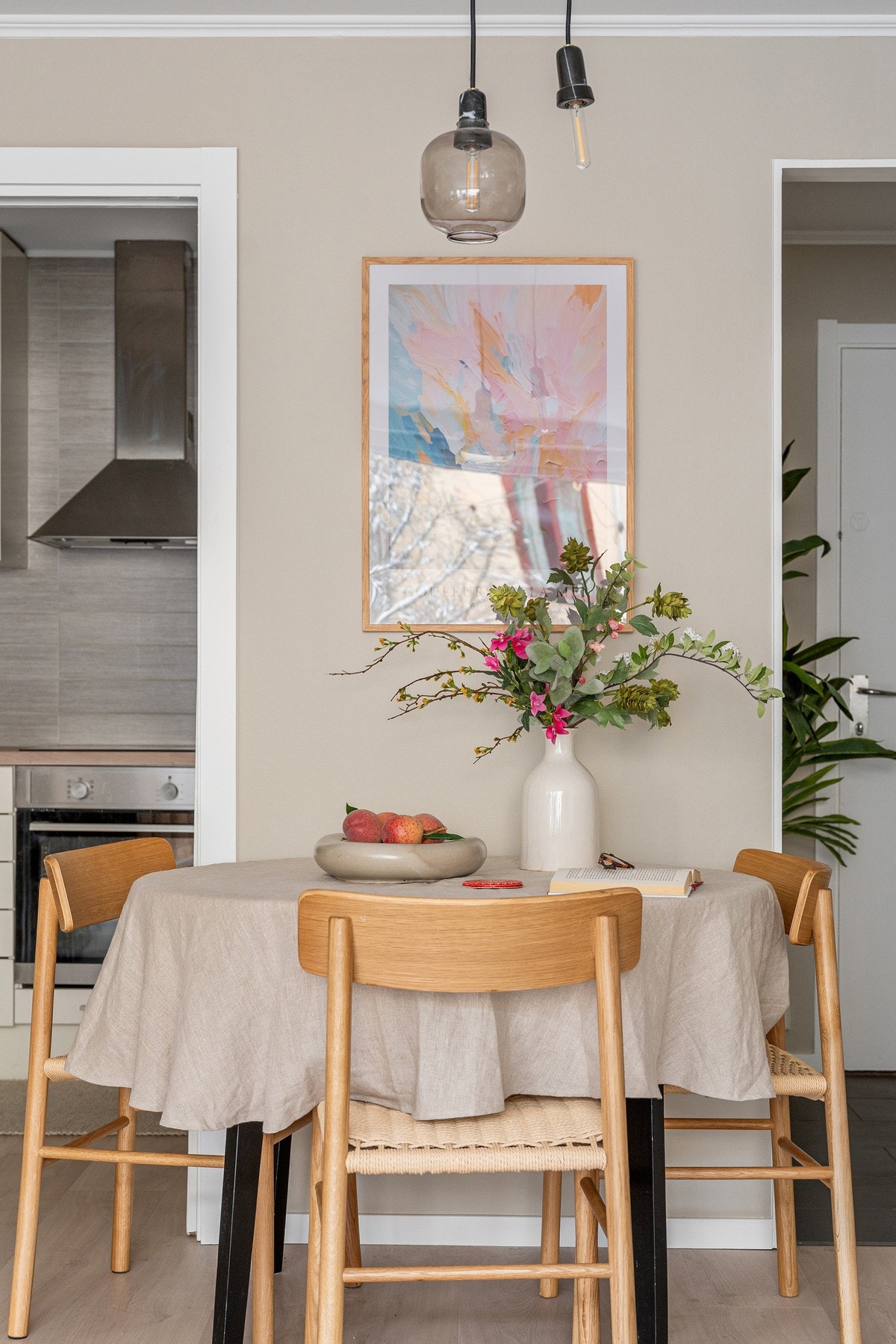 Dekk bordet, tenn lysene og nyt! Her ligger alt til rette for gode øyeblikk. Galleribilde