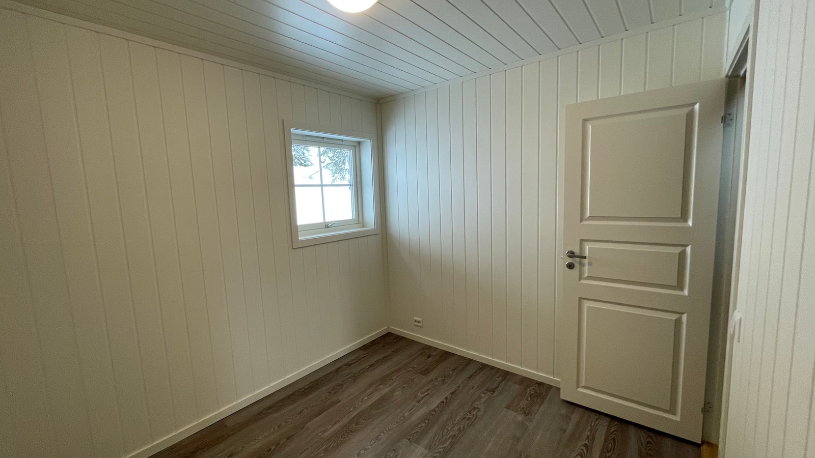 Soverom 1, god plass for dobbeltseng. Galleribilde