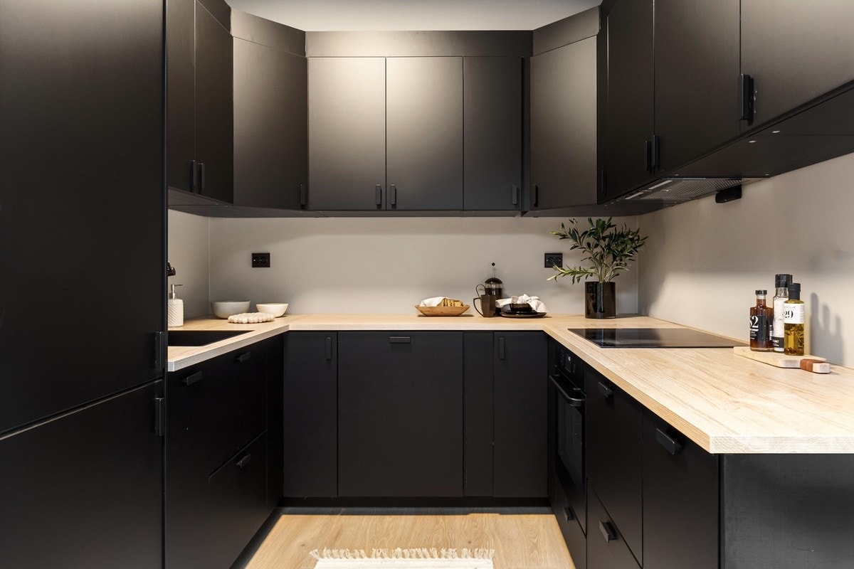 Velkommen til Tempevegen 7B! En stor og nyrenovert leilighet på 105 kvm med en særdeles attraktiv beliggenhet! Galleribilde