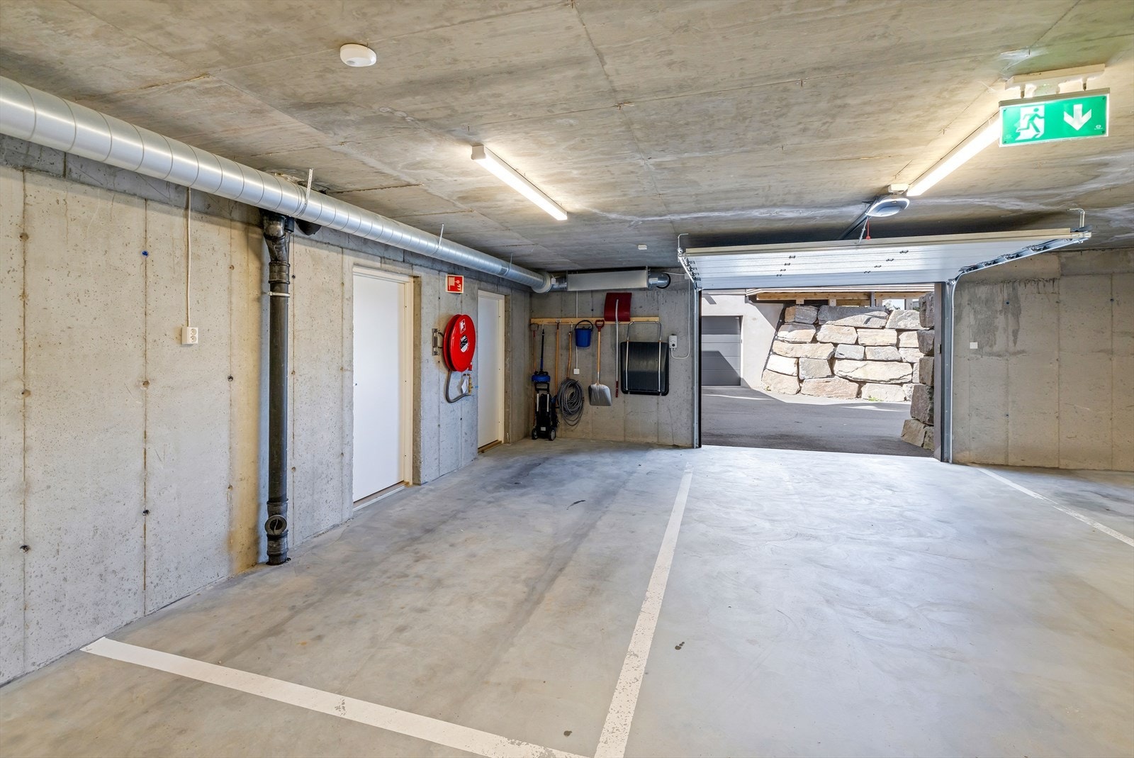 Parkeringsplass 2 Galleribilde