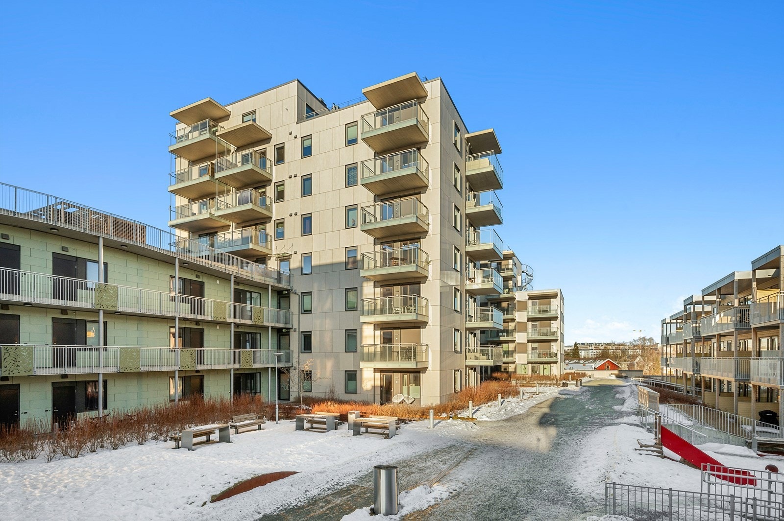 Det er kort vei til flere universitet som NTNU Gløshaugen, Kalvskinnet, Dragvoll og Handelshøyskolen BI - campus Trondheim. Galleribilde