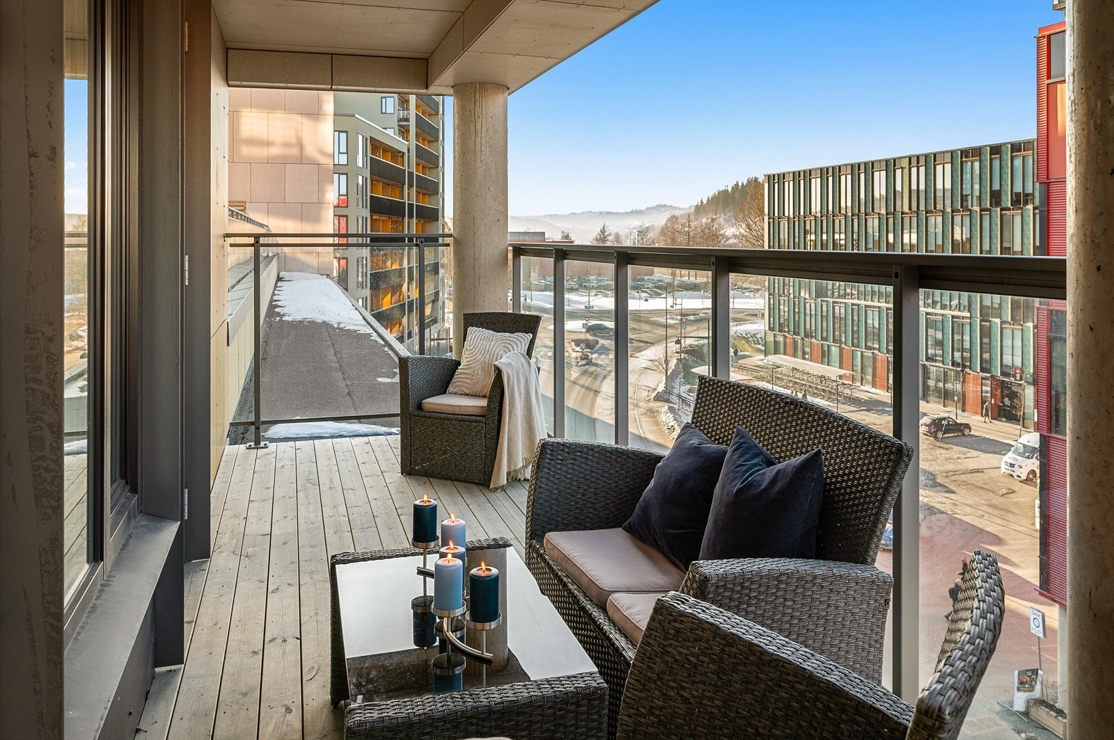 Sameiet har egne vaktmestere som står for brøyting og strøing av fellesområdet i vinterhalvåret. Galleribilde