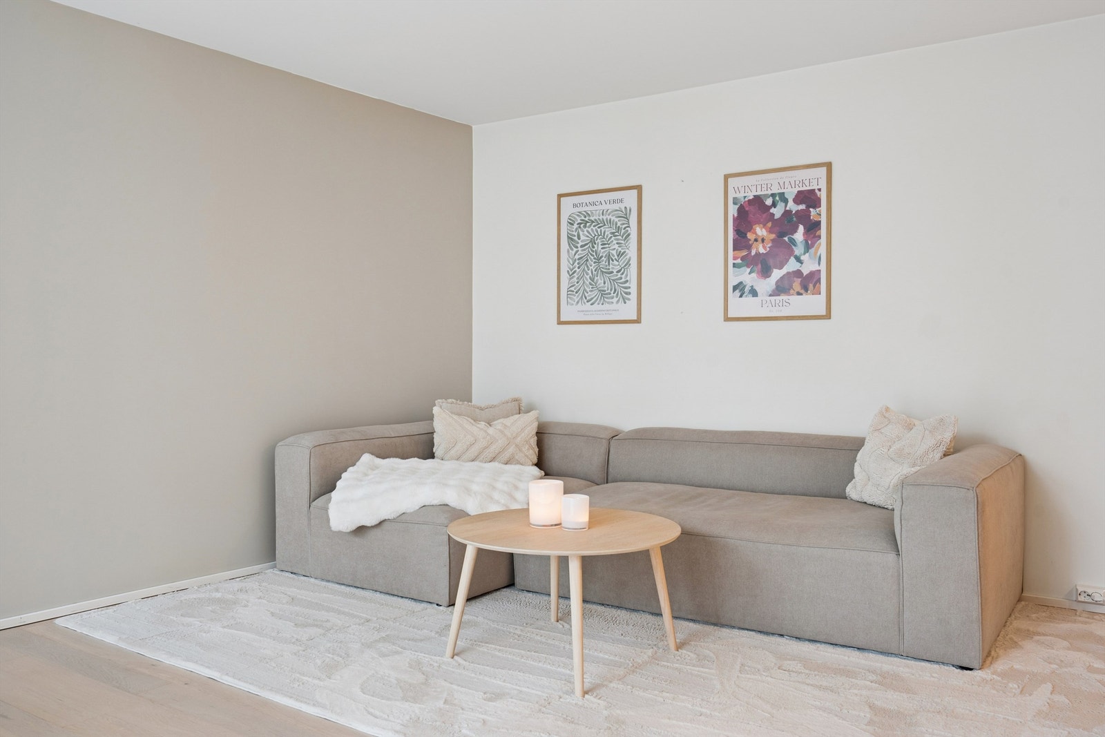 Innbydende selveierleilighet over ett plan, beliggende i 3. etasje i en sentral bygård i Sandefjord. Galleribilde