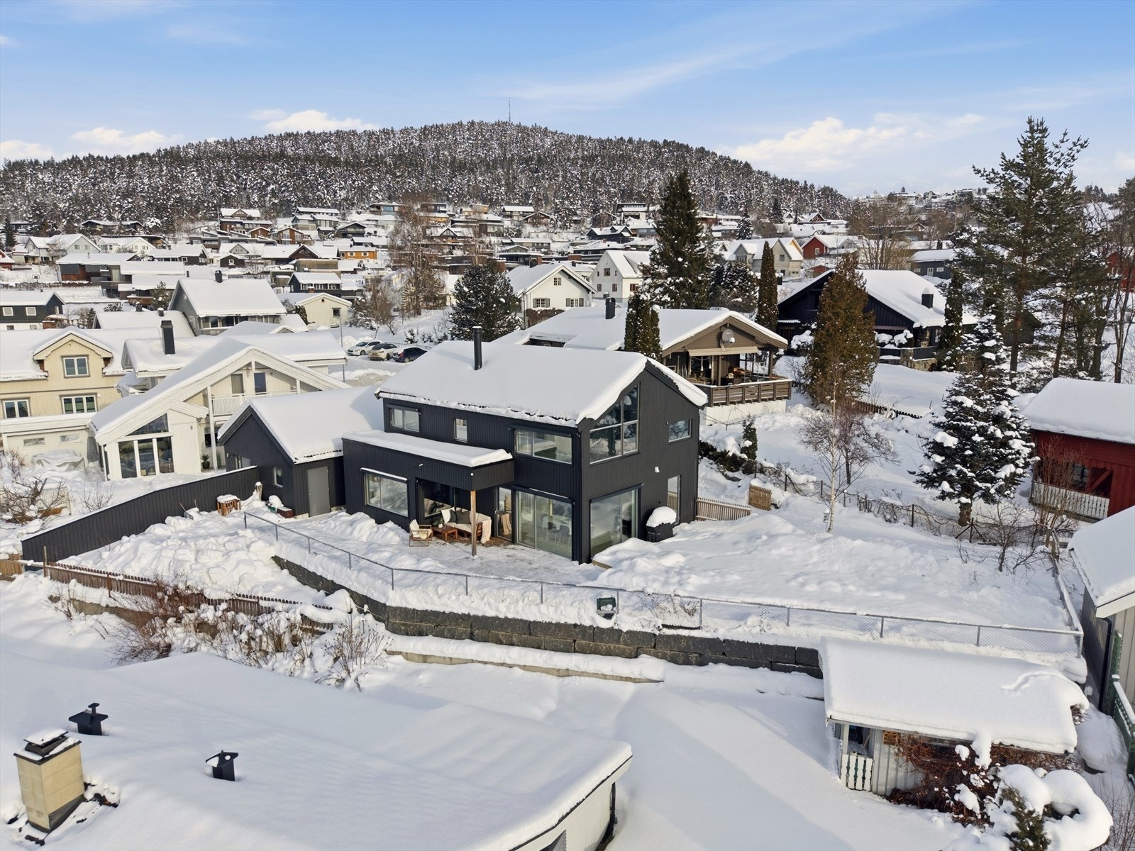 Enebolig over 2 plan fra 2023. Galleribilde