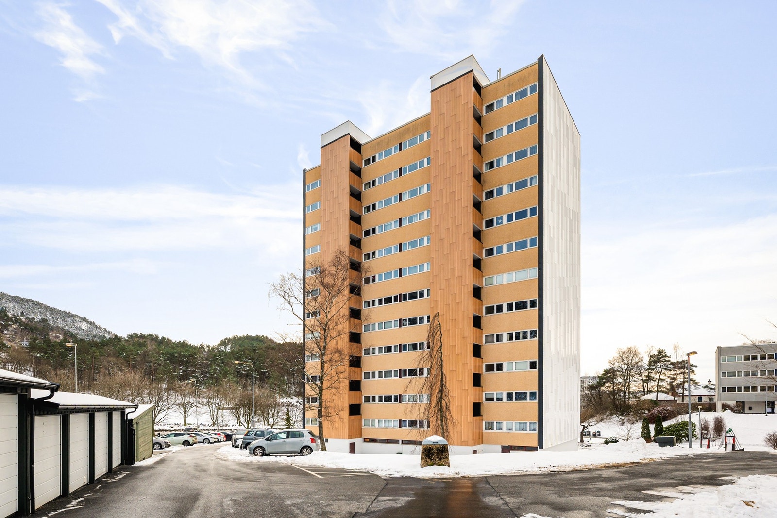 Leiligheten har også to eksterne boder på totalt 6 kvm - en på loft på 4 kvm. og en i kjeller på 2 kvm. Galleribilde