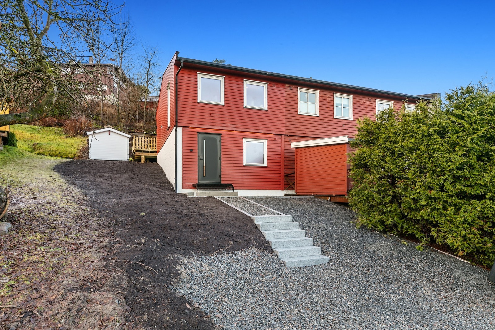 Enderekkehus med skjermet og attraktiv beliggenhet Galleribilde