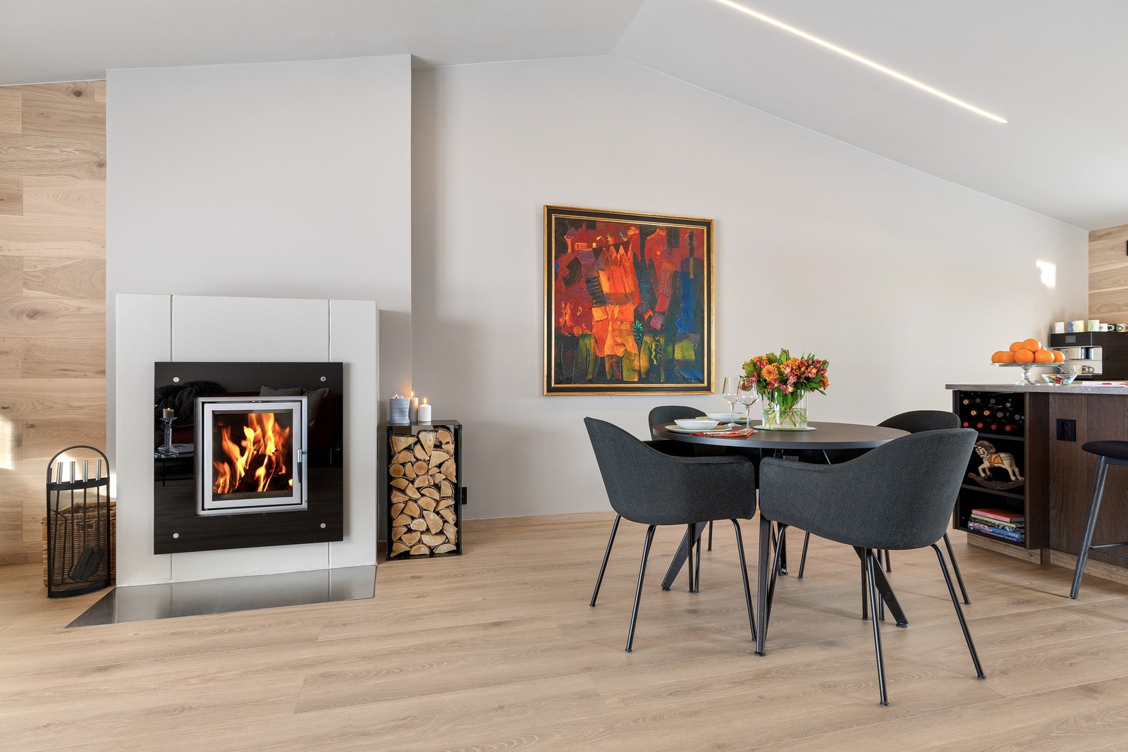 Peis som skaper varme og atmosfære på kjølige dager. Galleribilde