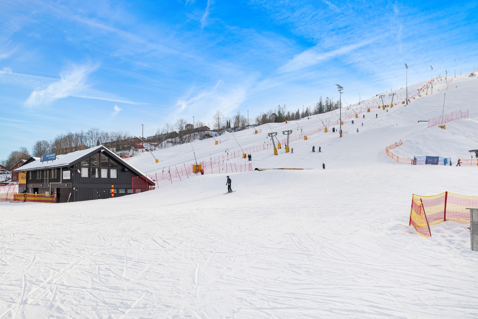 Attraktiv beliggenhet nær Kirkerudbakken og fritidstilbud Galleribilde
