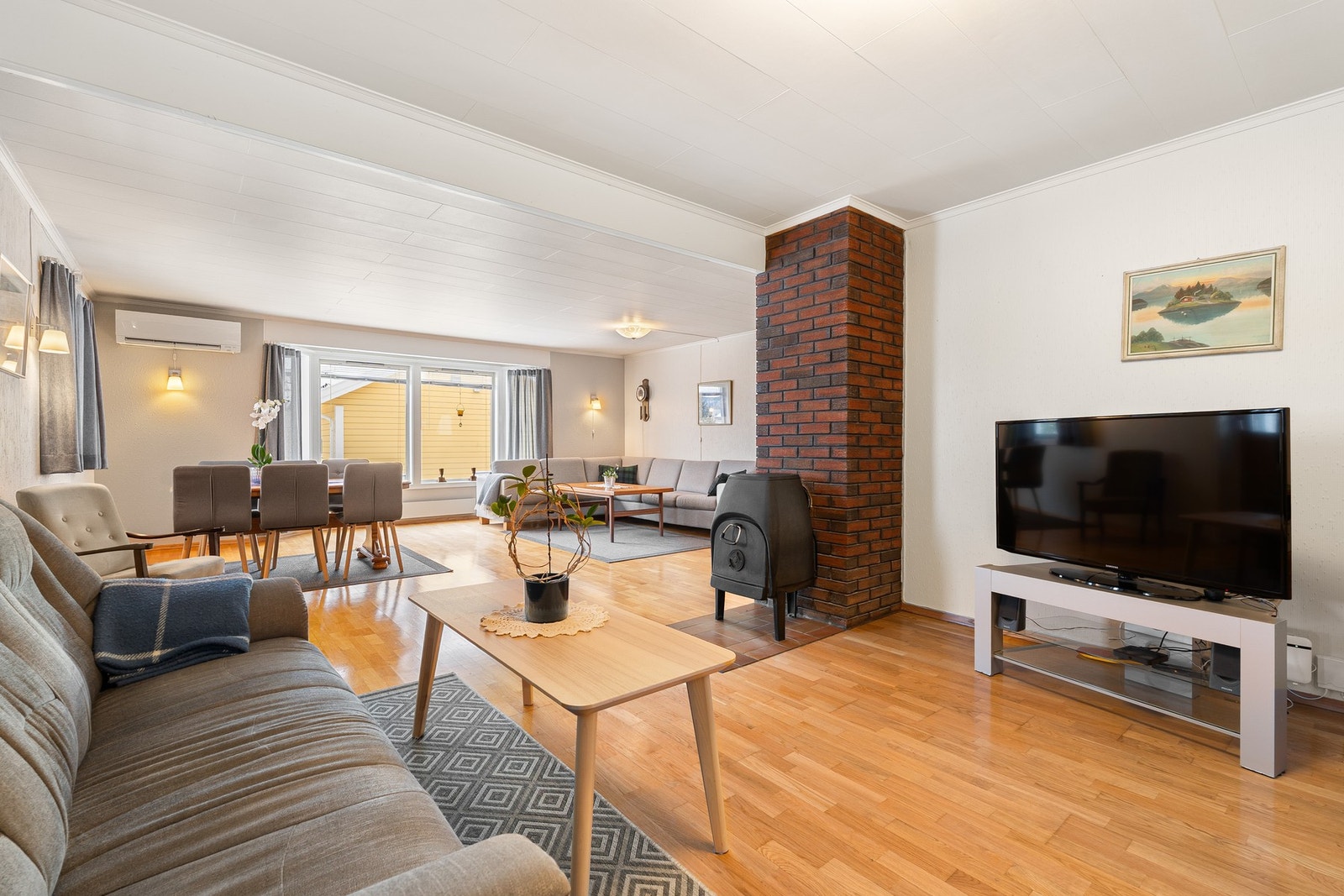 Vedfyringen skaper en lun og fin atmosfære. Galleribilde