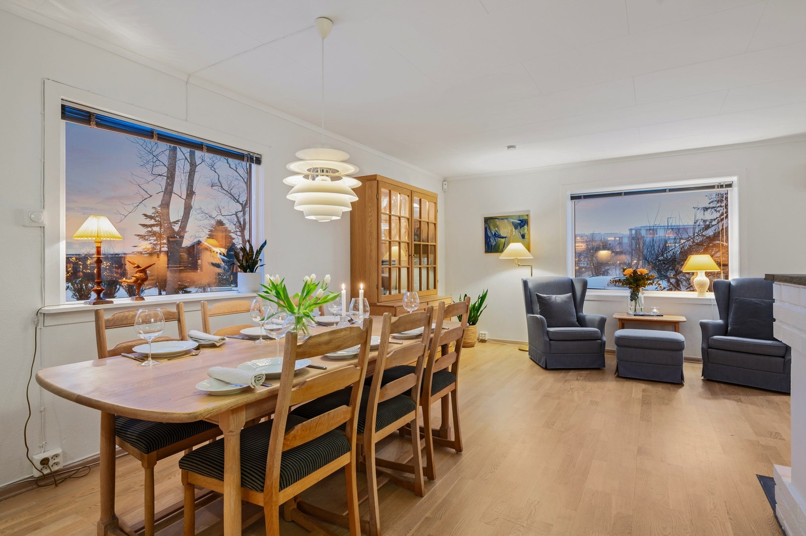 Her har man god plass til å samle familie og venner til hyggelige sammenkomster. Galleribilde