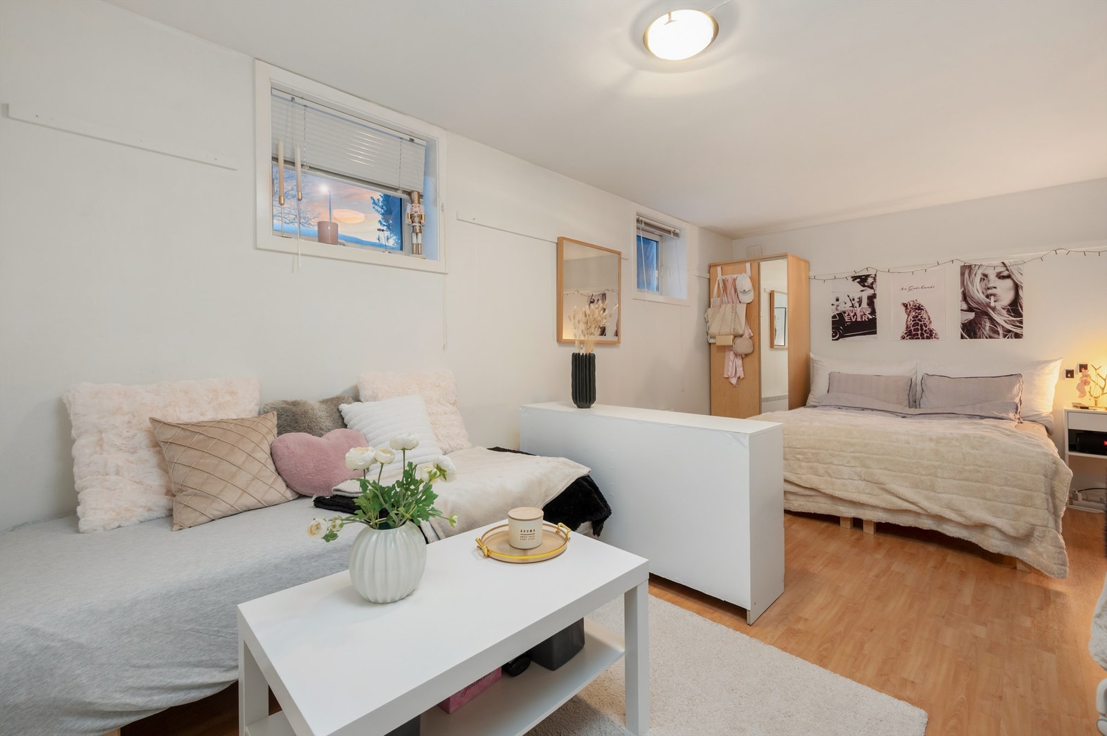 Det er tilrettelagt for utleie i underetasjen, men dette krever godkjent søknad fra Trondheim Kommune da rommene per tid ikke er godkjent for varig opphold. Kjøper overtar alt ansvar, eventuell kostnad og risiko forbundet med dette. Galleribilde