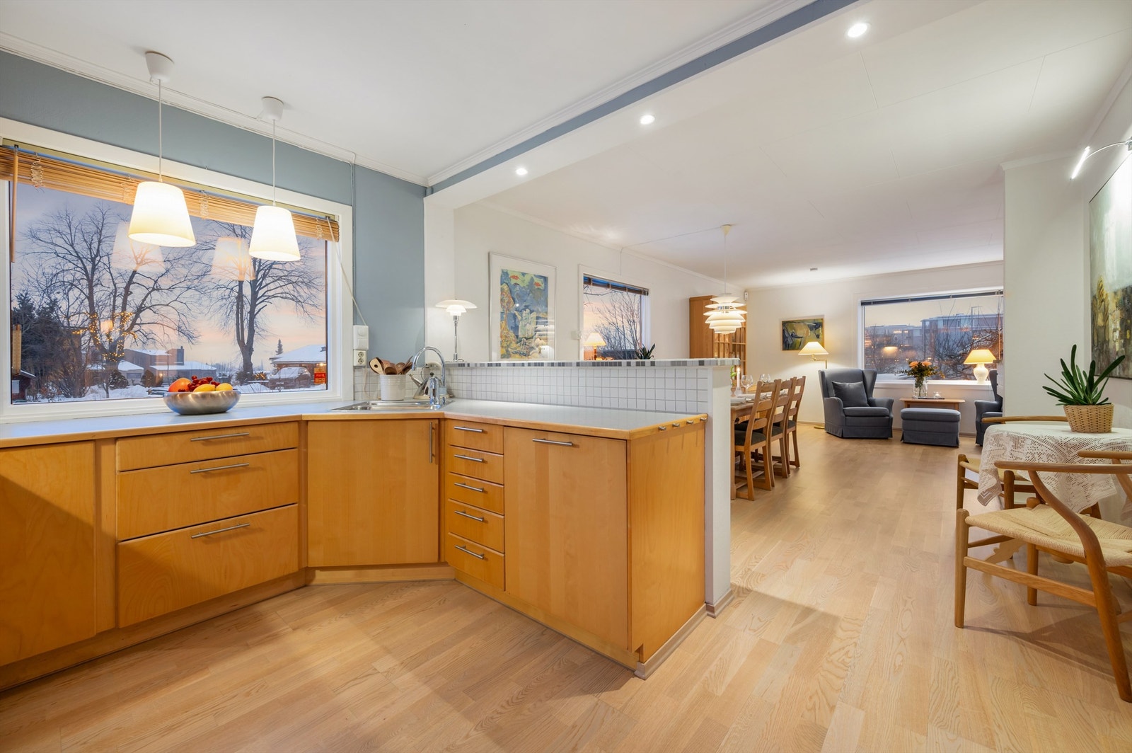 Naturlig plass til spisebord i tilknytning til kjøkkenet. Galleribilde