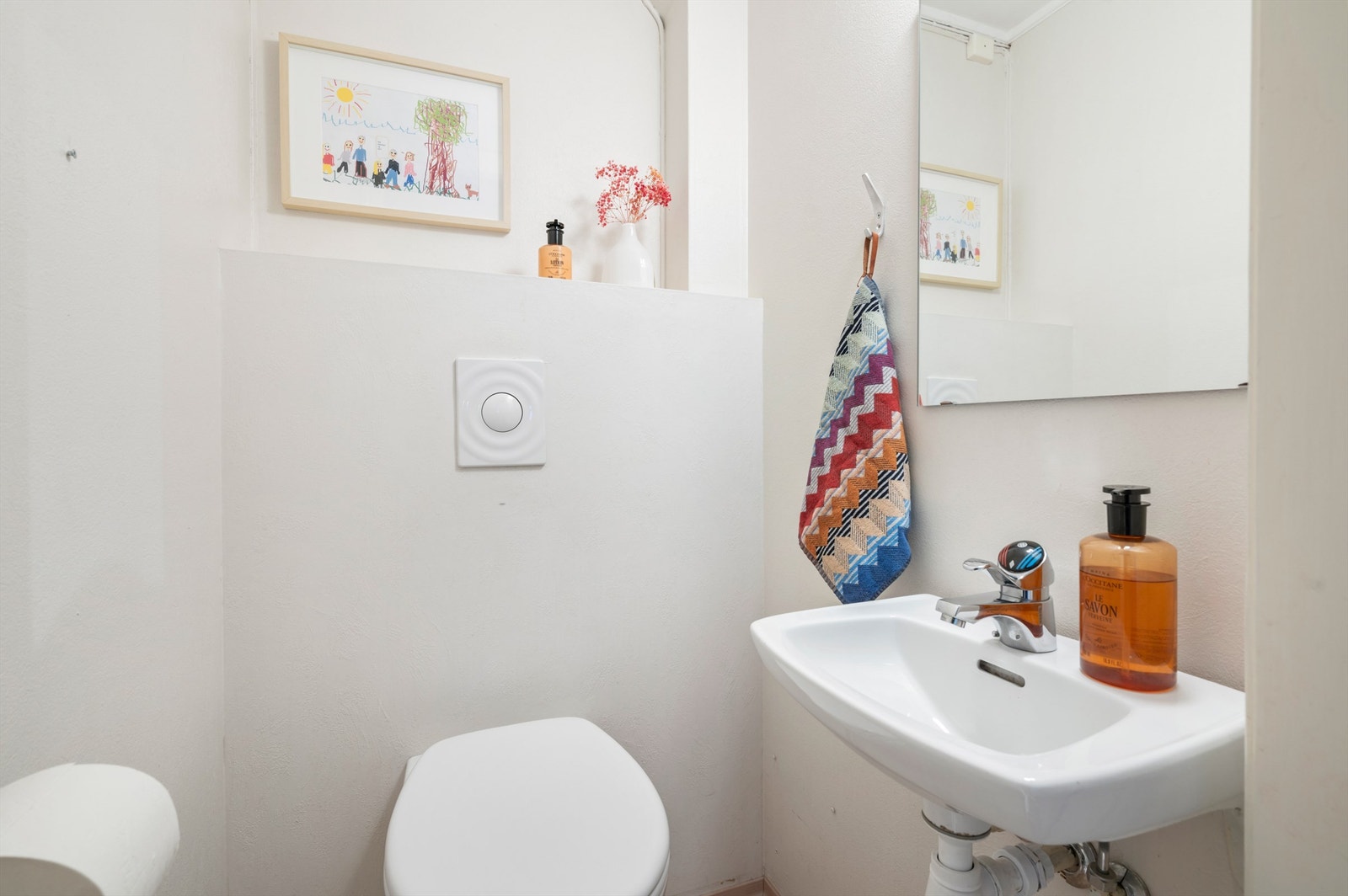 Praktisk toalettrom i forbindelse med badet og vindfanget. Galleribilde