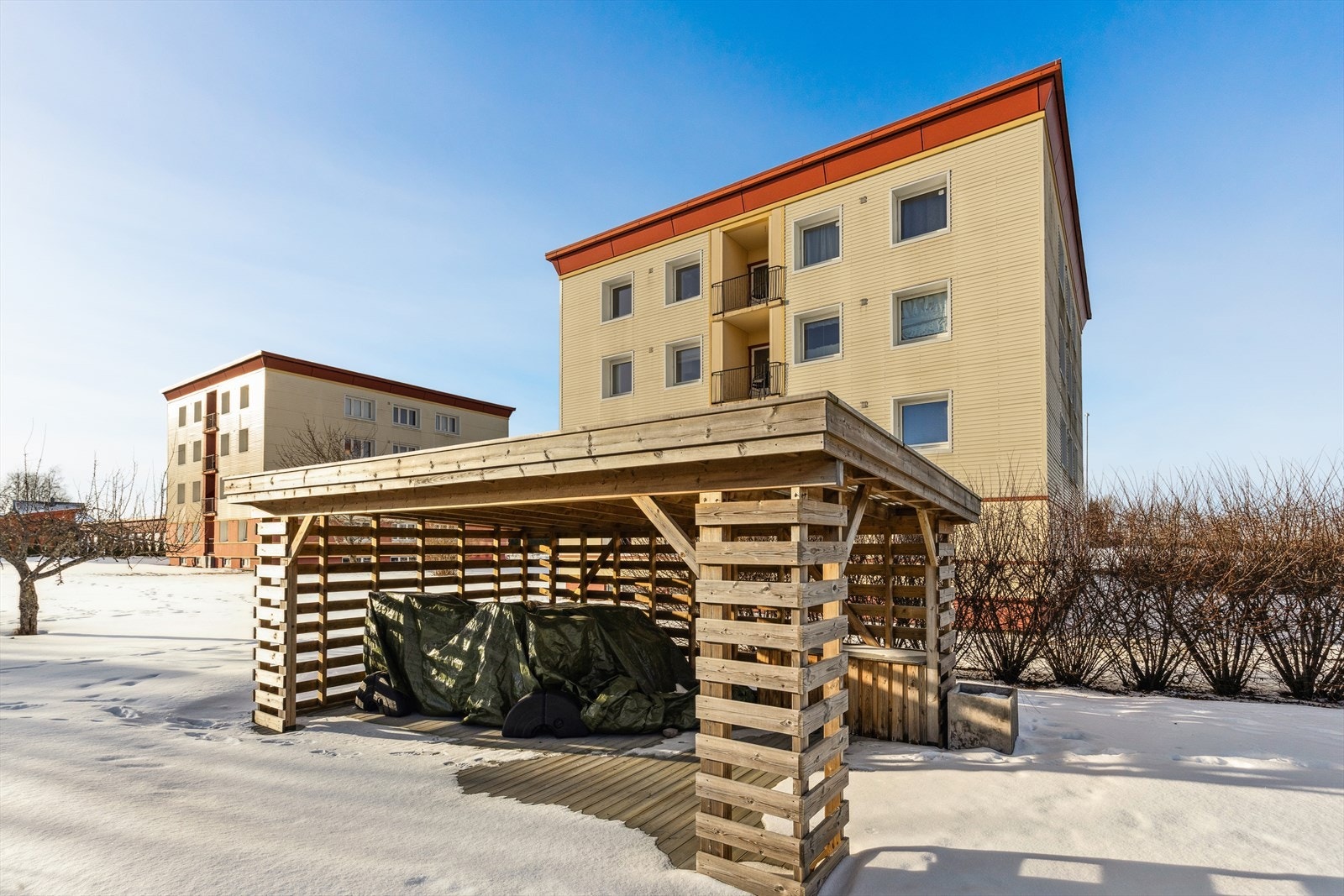 Borettslaget har etablert en felles uteplass hvor man kan grille og kose seg. Galleribilde