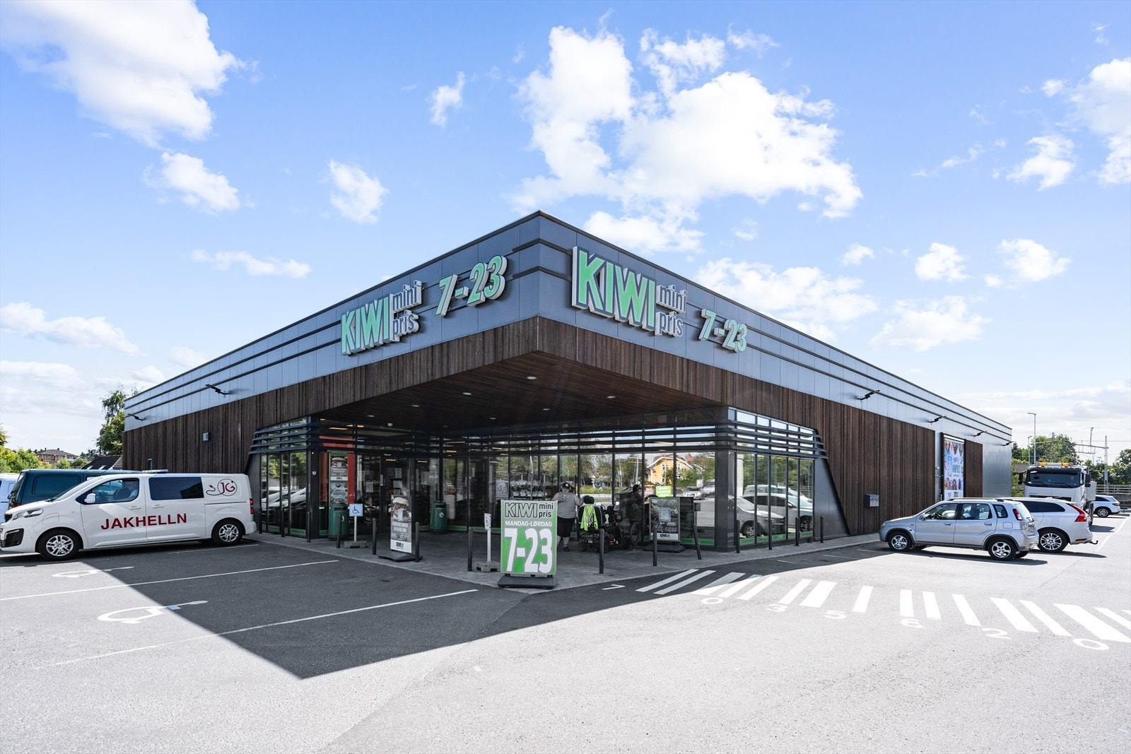 Denne Kiwi butikken er en av mange matbutikker i Askim. Galleribilde