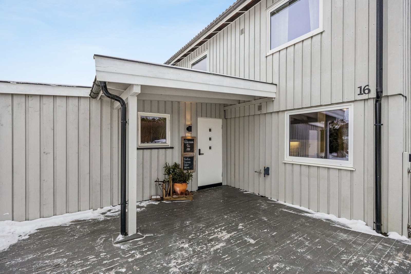 Boligen ble oppført i 1986, og er vedlikeholdt jevnlig siden den gang. Galleribilde