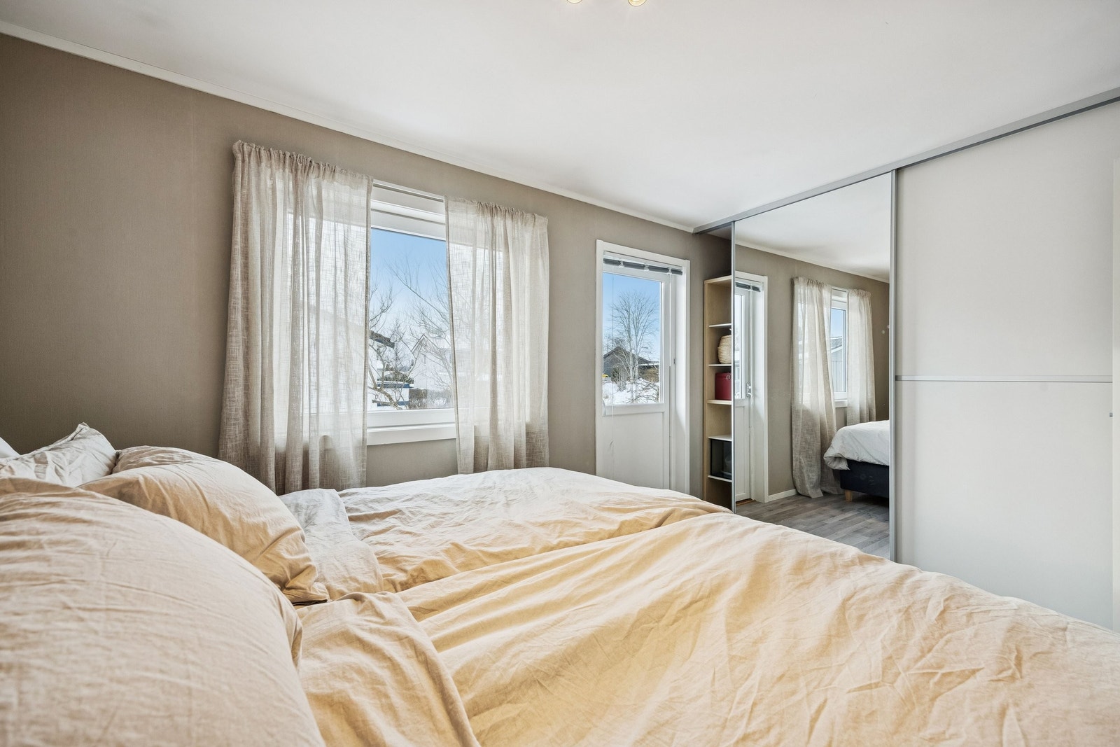 Soverommet har egen utgang til balkong på 5 kvm. Galleribilde