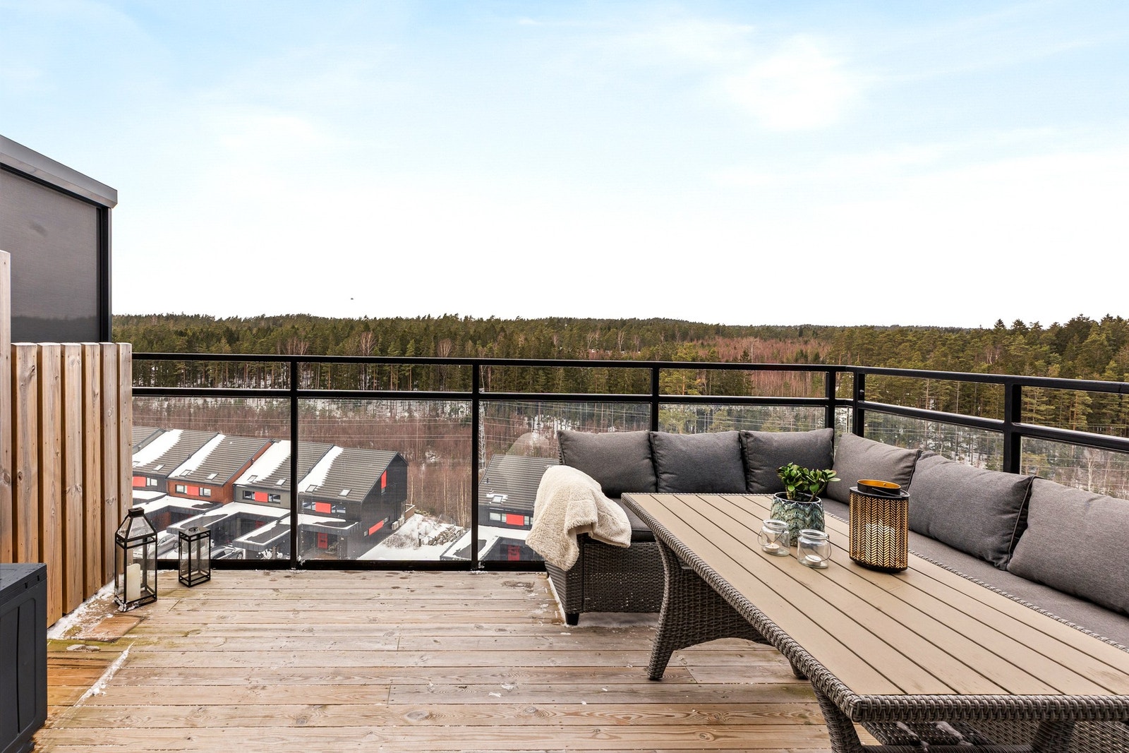 Vestvendt stor balkong hvor man kan se solnedgangen hele året! Galleribilde