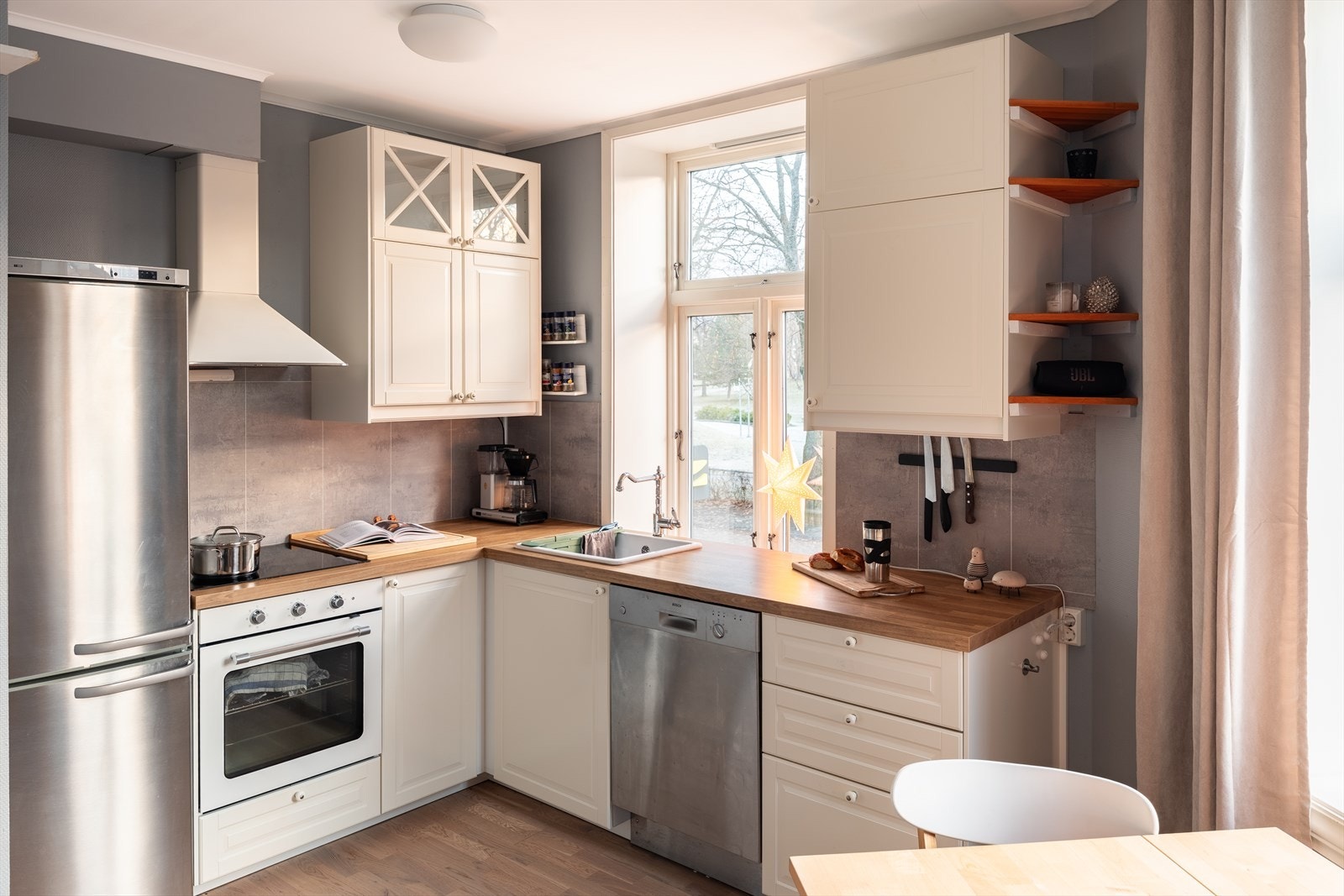 Velkommen til Mellomveien 6B - En stilren 2-roms med attraktiv beliggenhet på Lademoen. Foto: Eivind Mølnå Galleribilde