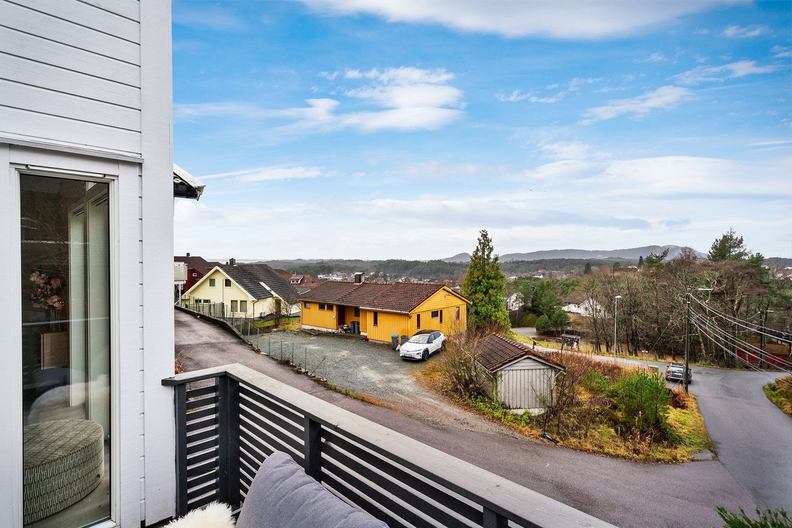 - Balkongen måler 8 m² - Galleribilde