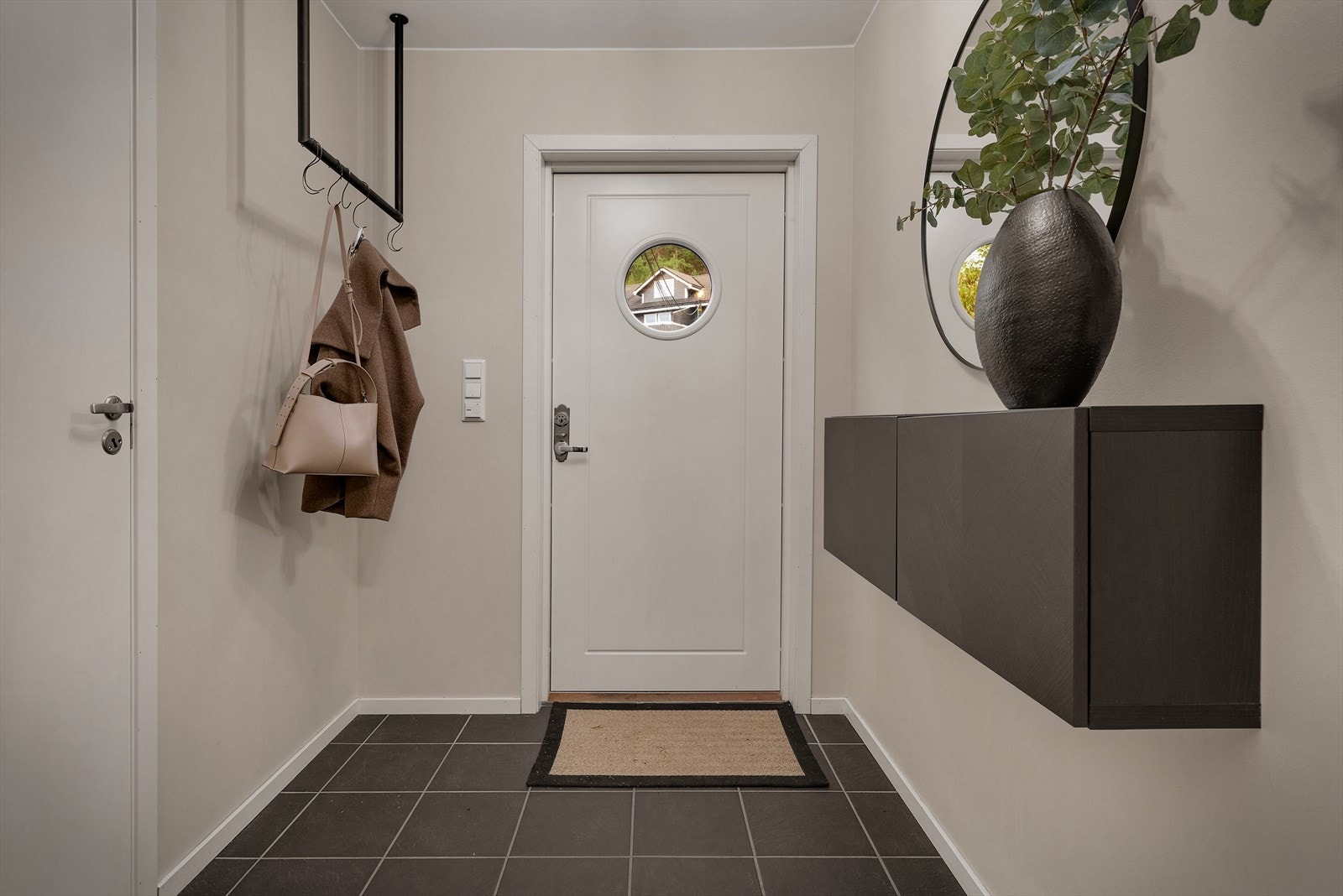 - Du er hjertelig velkommen til visning - husk visningspåmelding! - Galleribilde