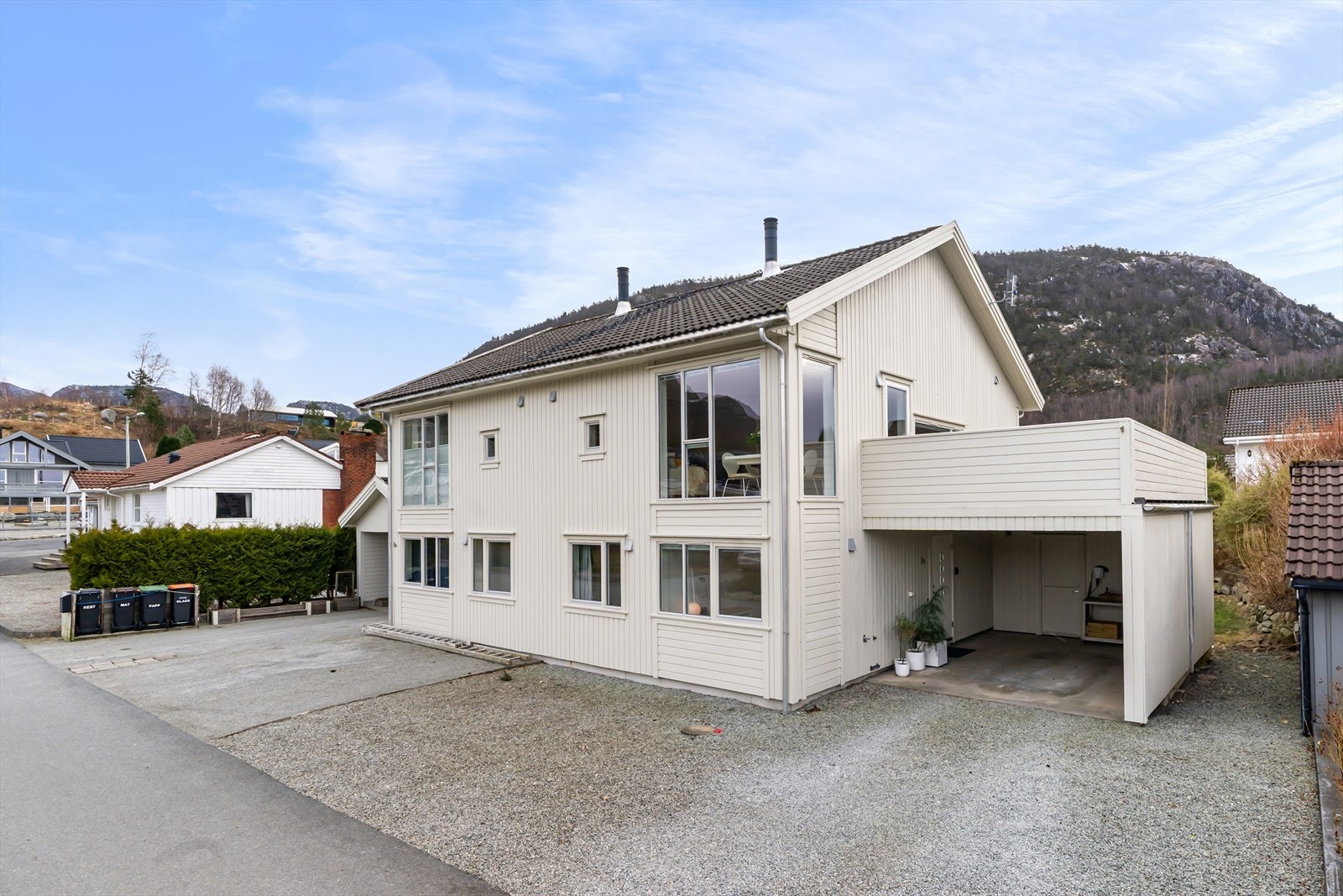 Velkommen til Liljevegen 8 B - 1/2 av vertikaldelt tomannssbolig Galleribilde