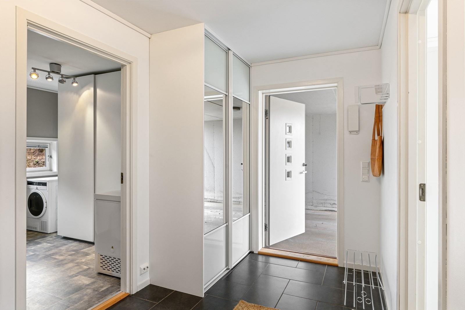 1. etasje - Gang Galleribilde