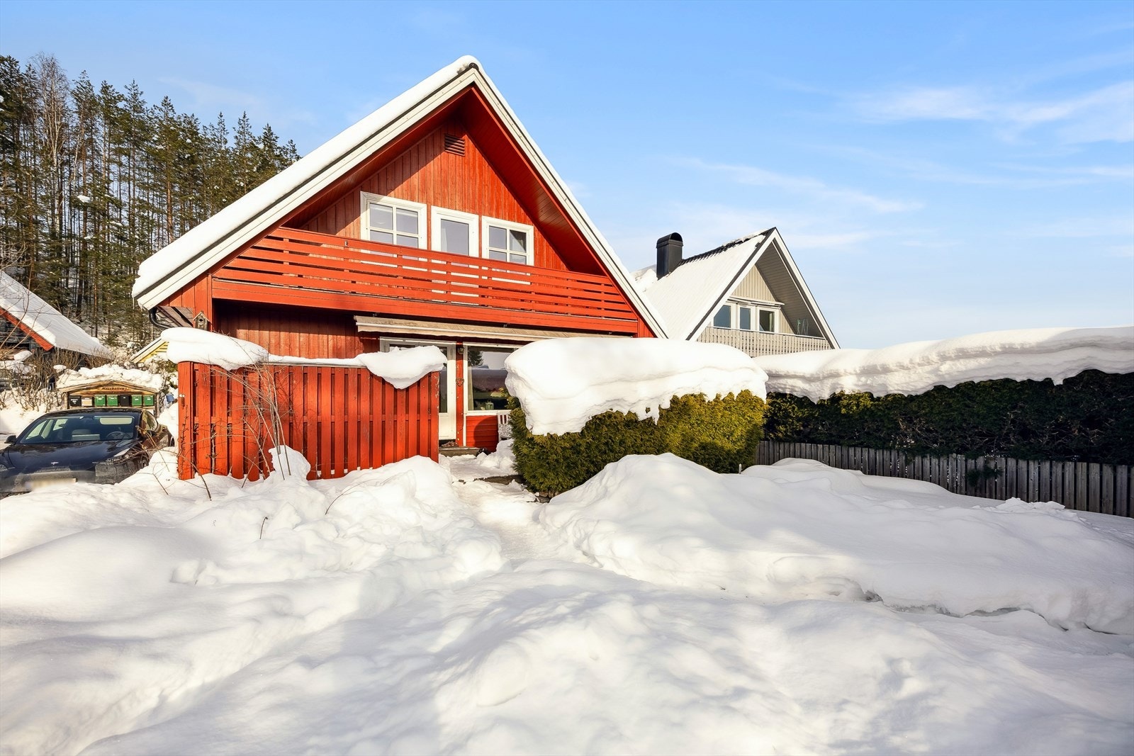 Solrik hage. Perfekt egnet for småbarnsfamilie. Galleribilde