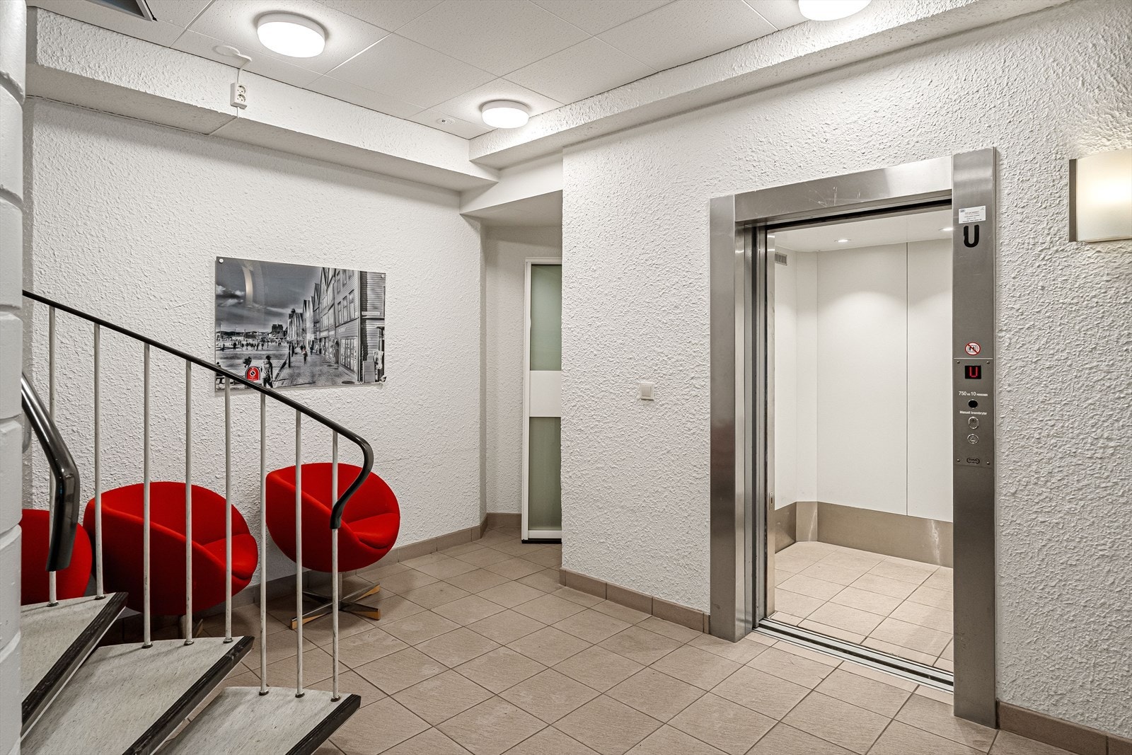 Det er heis i bygget for enkel adkomst Galleribilde