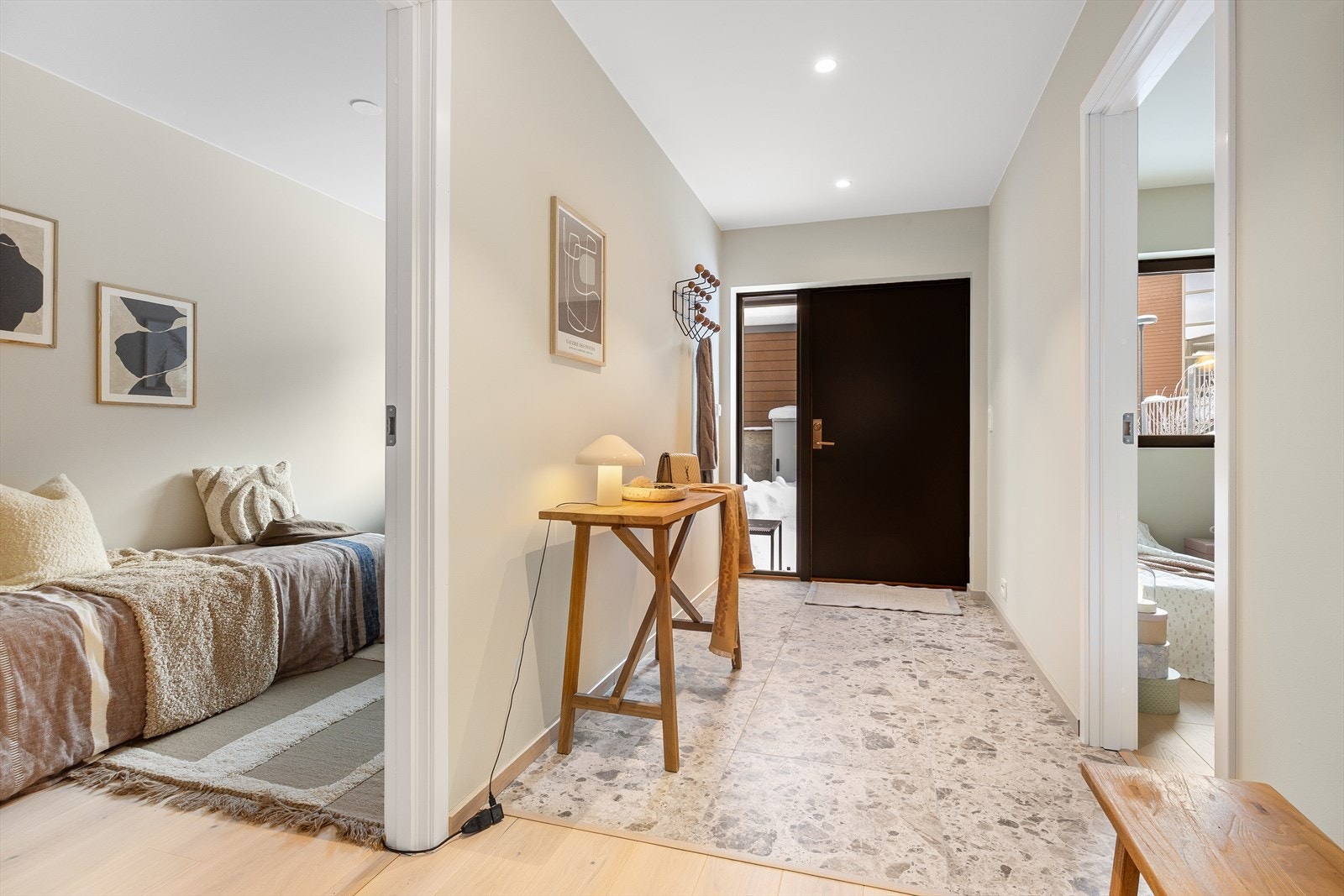 Entrè/hall. Galleribilde