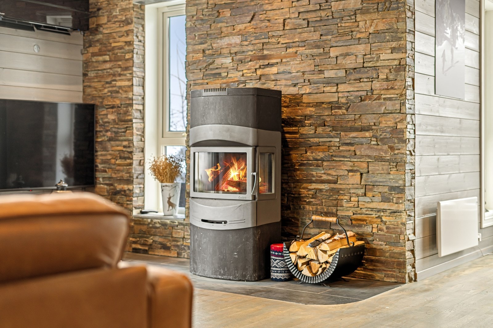 Etter lange dager i løypen eller bakken er det fint å kunne slappe av foran peisovnen... Galleribilde