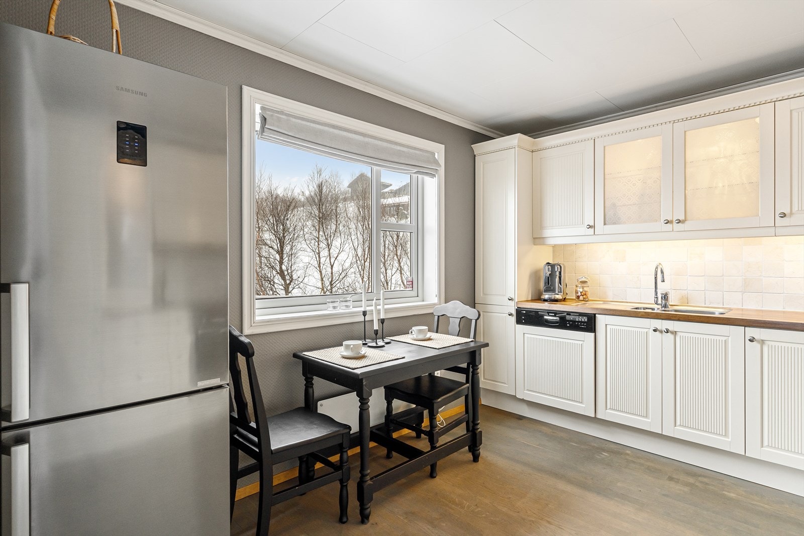 Plass til spisebord på kjøkken Galleribilde