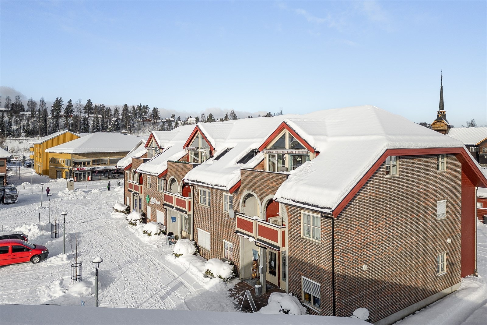 Leiligheten har en ypperlig beliggenhet med kun en kort spasertur til det meste i sentrumskjernen på Rena. Galleribilde