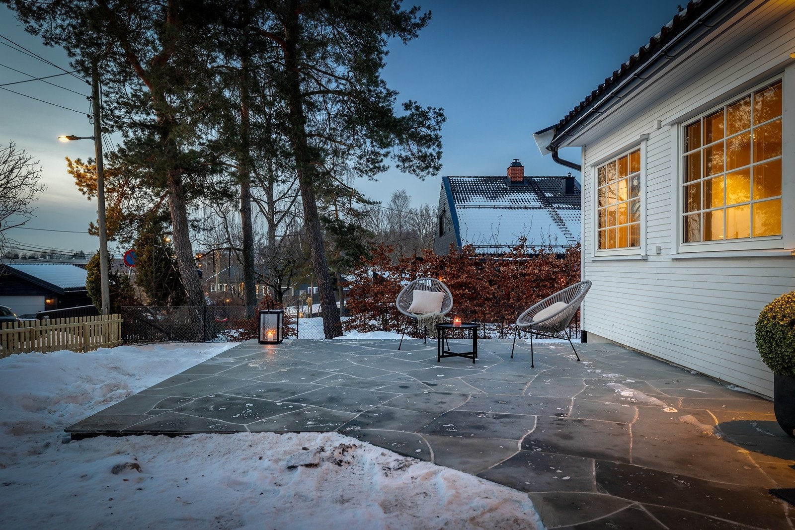 Terrasse med adkomst til hagen Galleribilde