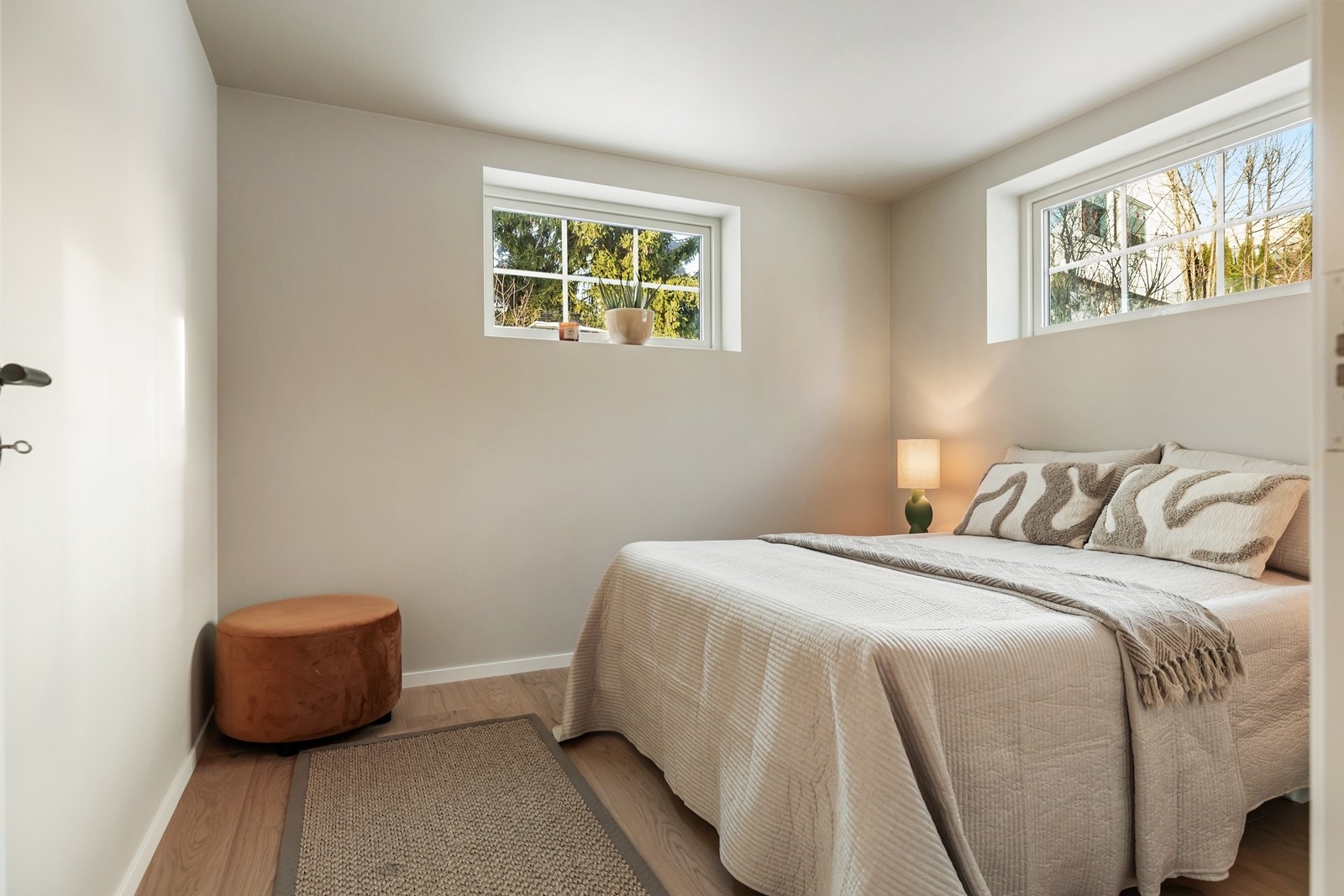 Soverom 3 med 1-stavs parkett med varmekabler Galleribilde