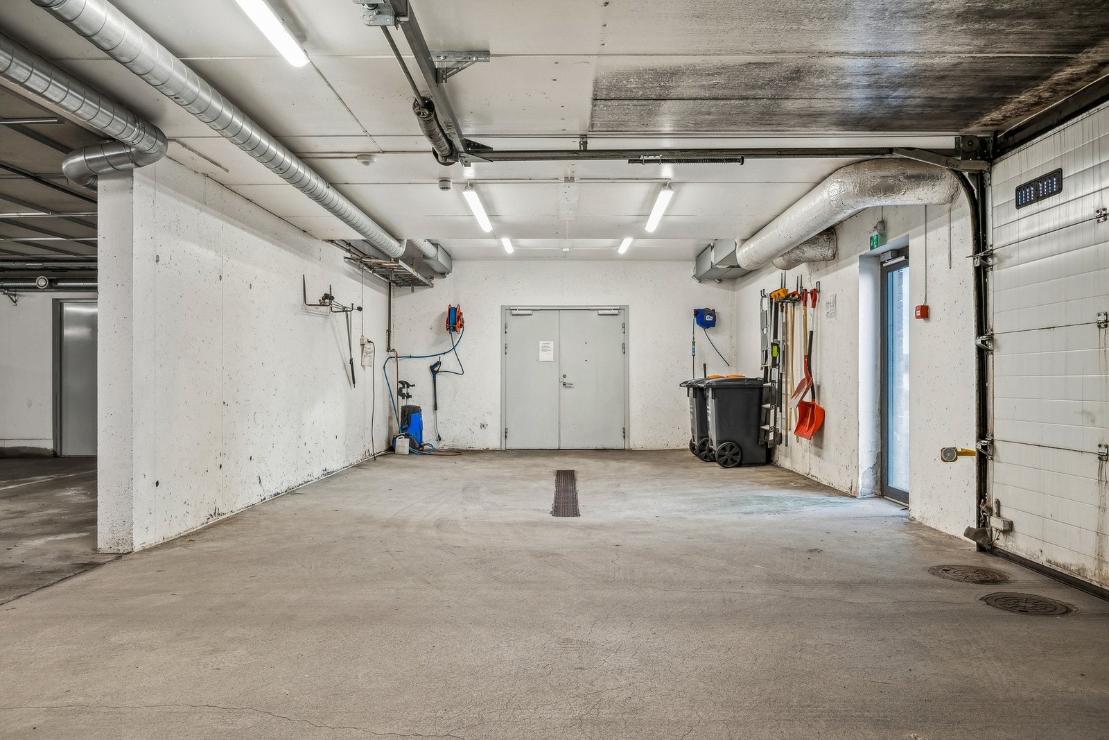 Felles vaskeanlegg i parkeringskjeller. Galleribilde