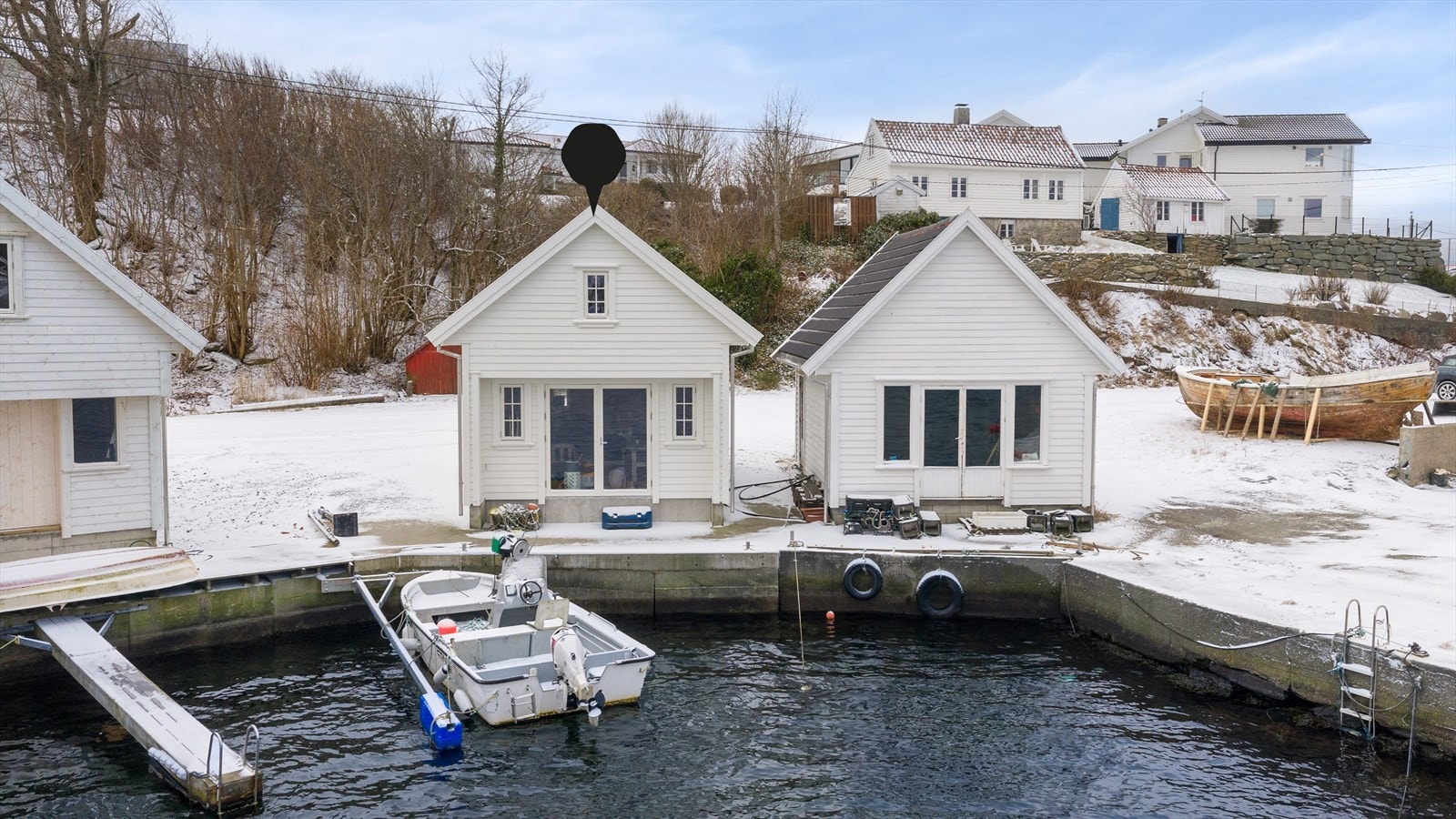 Flott naust i Jovikvegen - presentert av Olav Lauvås i Meglerhuset Rele Galleribilde